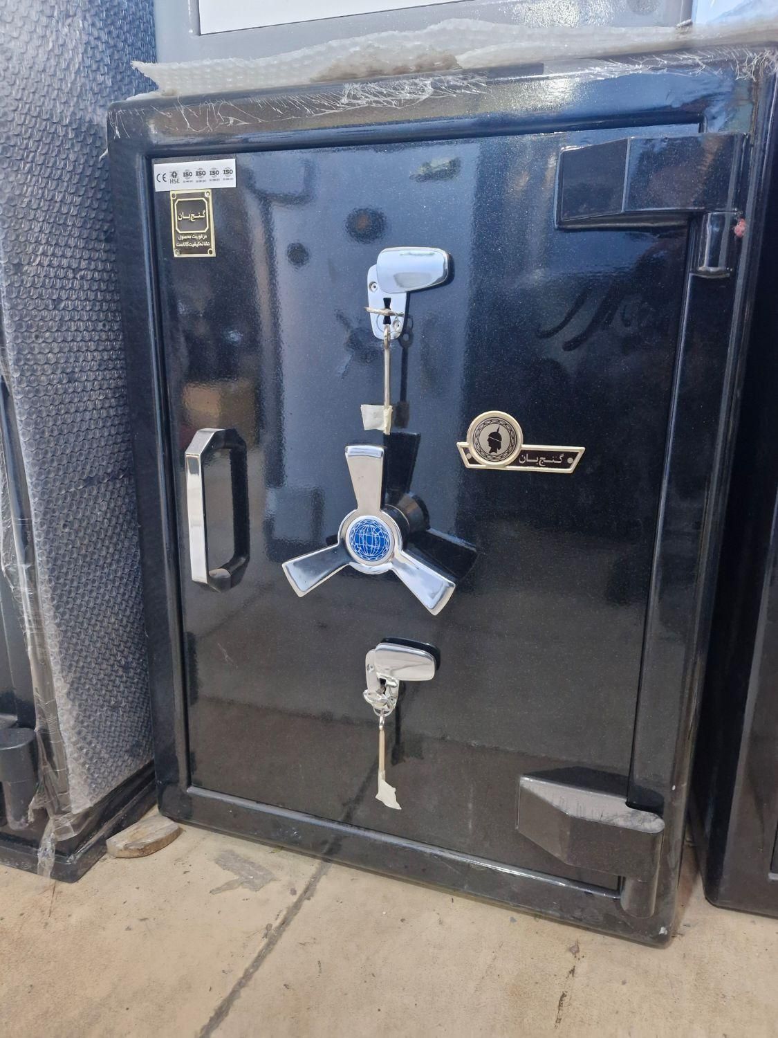 گاوصندوق برند گنج بان 80در60 رمز گاو صندوق|ابزارآلات|تبریز, |دیوار