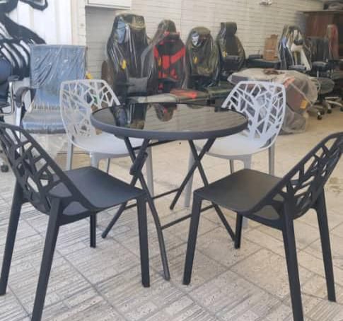 میز شیشه ای صندلی شاخ بی دسته پلاستیک|میز و صندلی غذاخوری|تهران, خرمشهر|دیوار