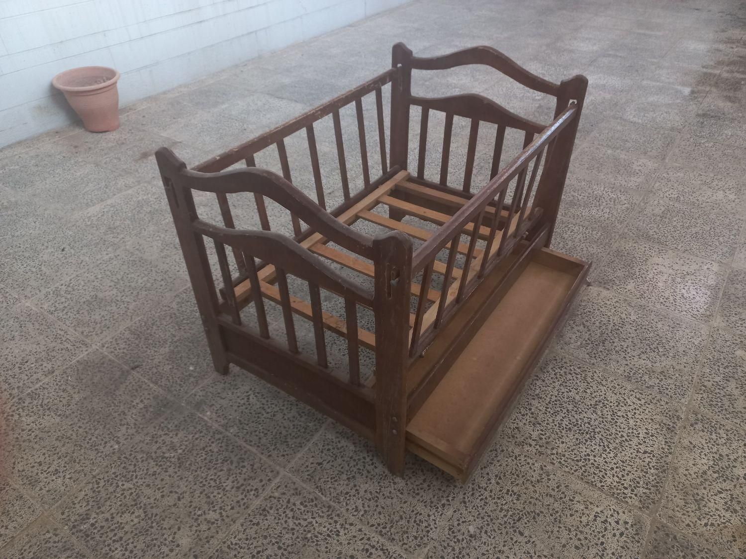 گهواره چوبی|اسباب و اثاث بچه|دزفول, |دیوار