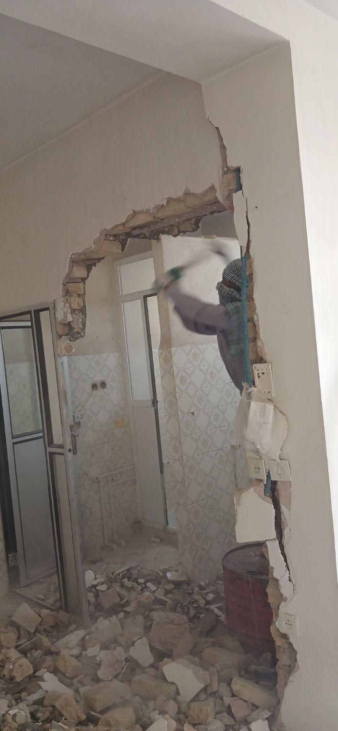 تخریب و خاک برداری، کنده کاری ، کلی و جزئ ساختمان|خدمات پیشه و مهارت|کرمانشاه, |دیوار