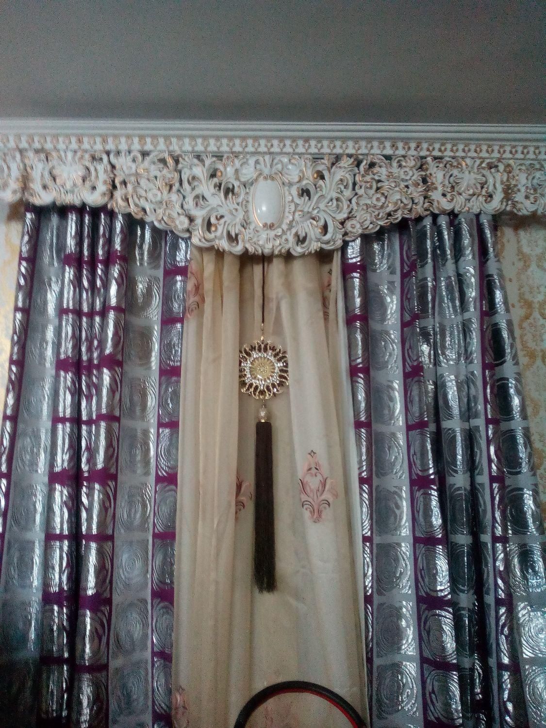 نصاب کابینت نصب پرده دکوراسیون آرایشگاه براکت|خدمات پیشه و مهارت|زاهدان, |دیوار