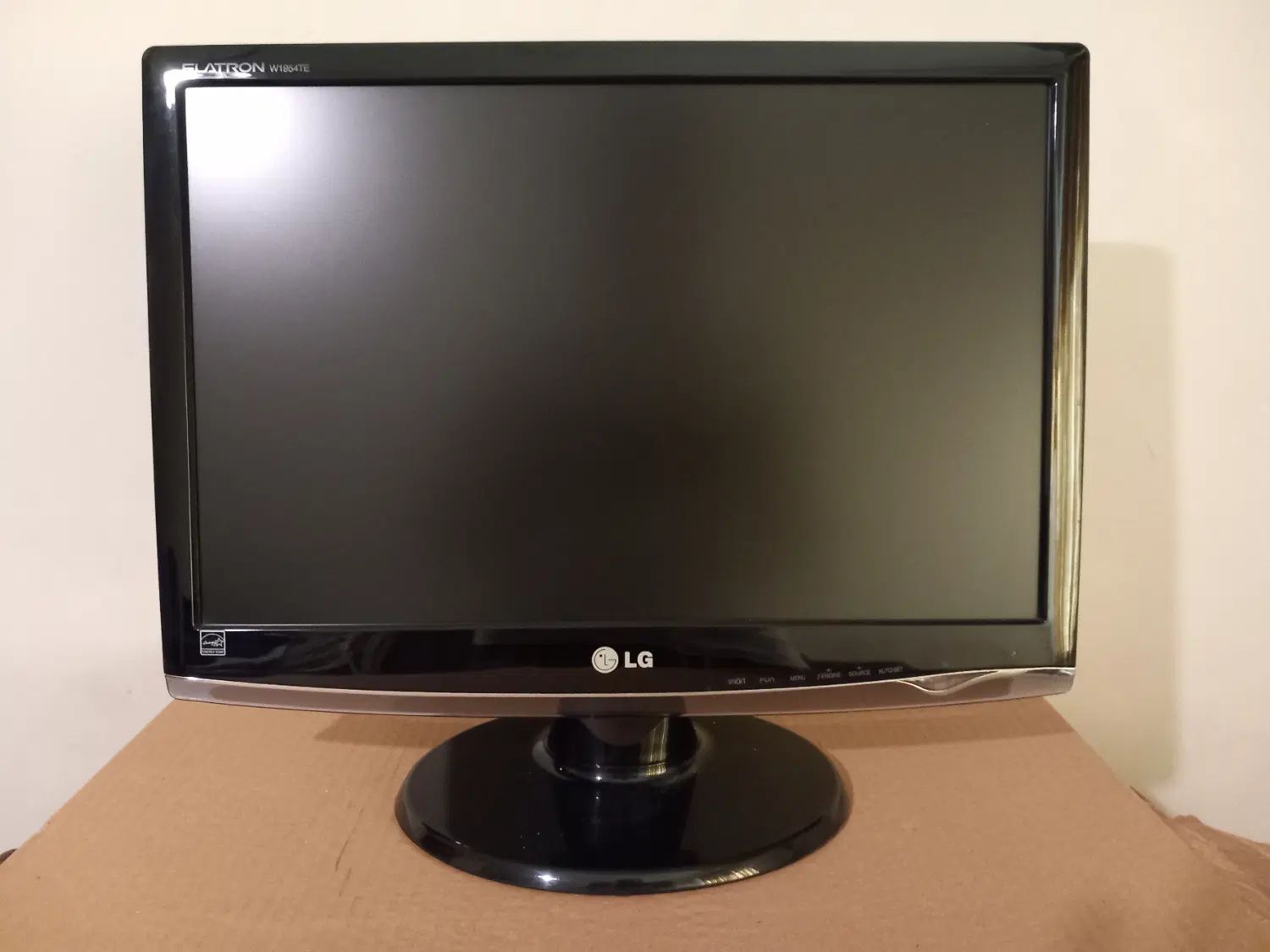 مانیتور LG 19 inch|قطعات و لوازم جانبی رایانه|تهران, یوسف‌آباد|دیوار