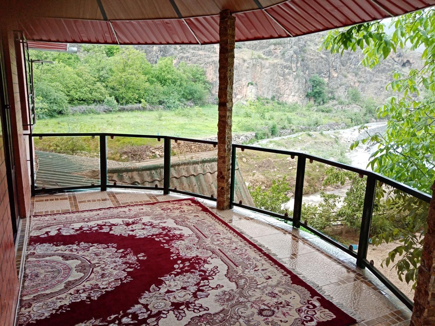 ویلا اجاره مشرف به رودخانه|اجارهٔ کوتاه‌مدت ویلا و باغ|کلاردشت, |دیوار