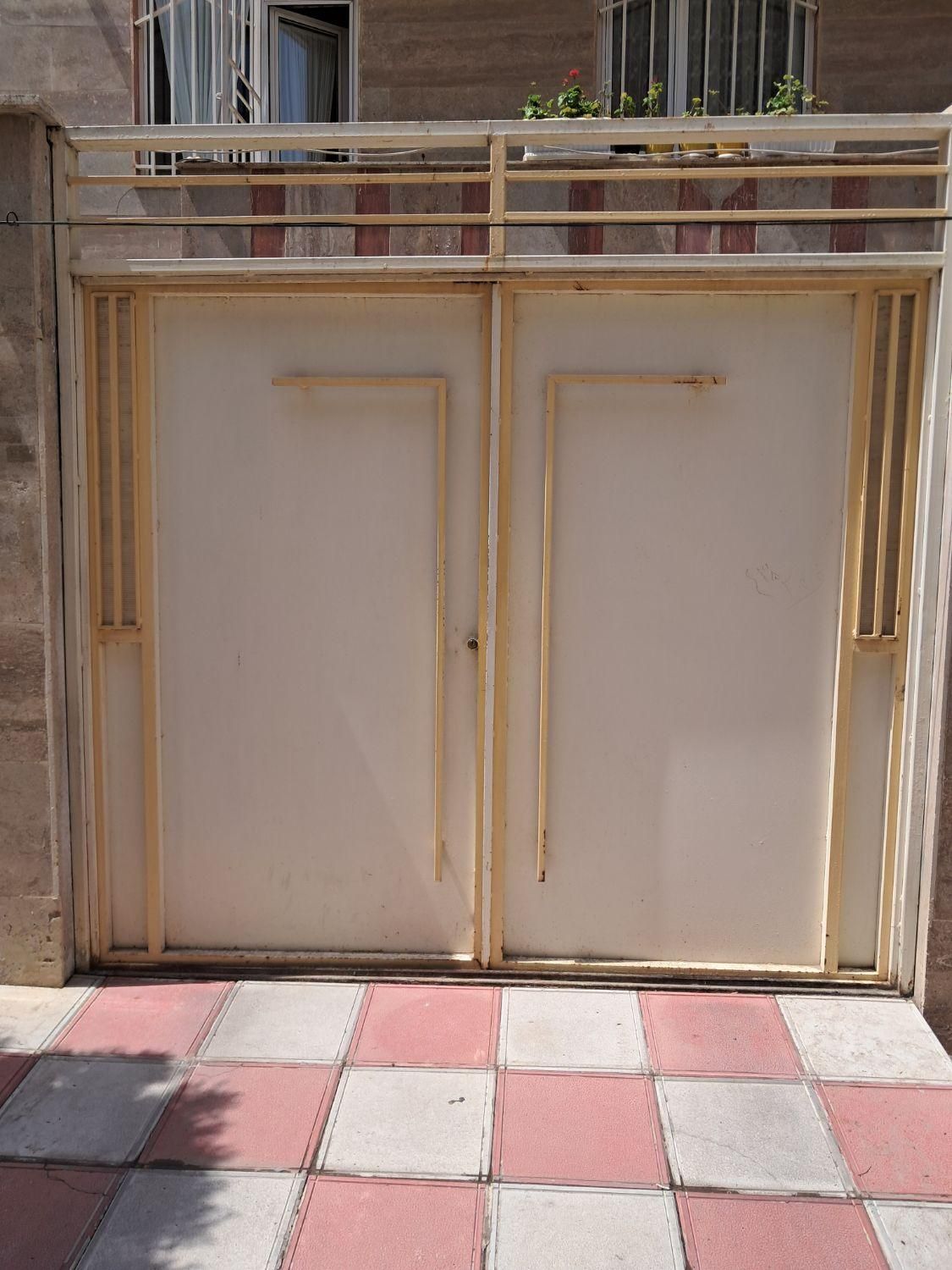 درب حیاط و پارکینگ|مصالح و تجهیزات ساختمان|اردبیل, |دیوار