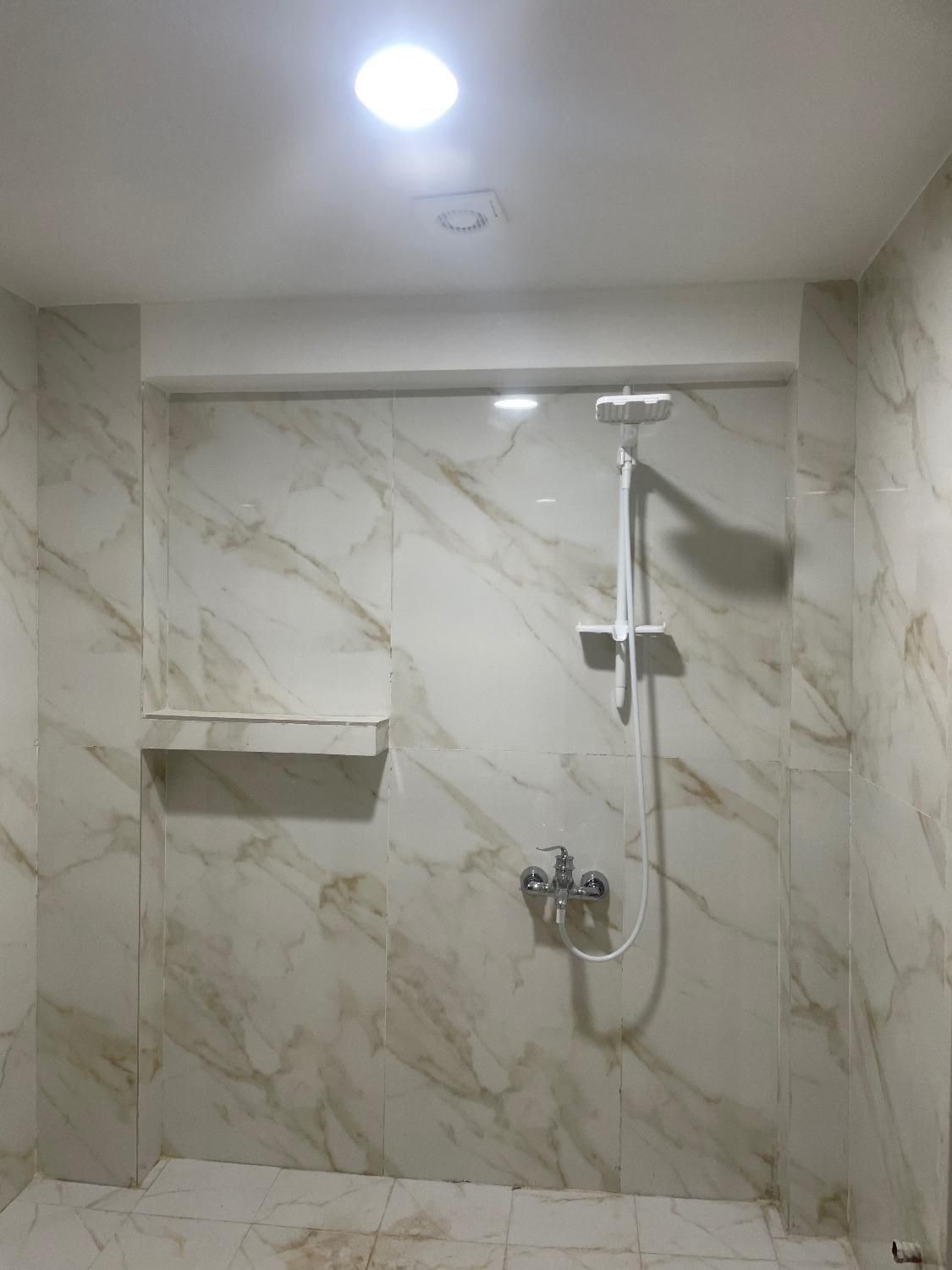 منزل مبله نوساز نزدیک به دریا در مکان امن وآرام|اجارهٔ کوتاهمدت آپارتمان و سوئیت|بوشهر, |دیوار