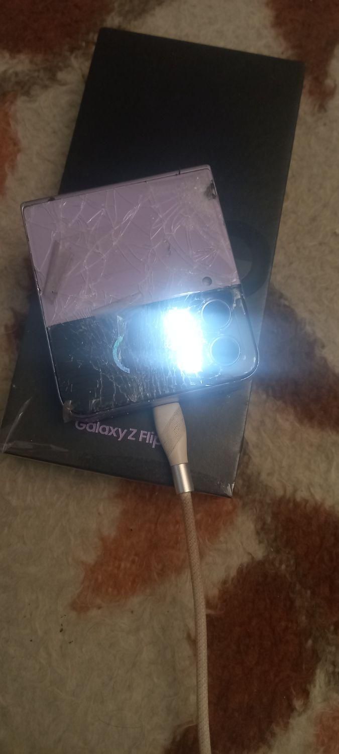 سامسونگ Galaxy Z Flip4 ۲۵۶ گیگابایت|موبایل|تهران, آذری|دیوار