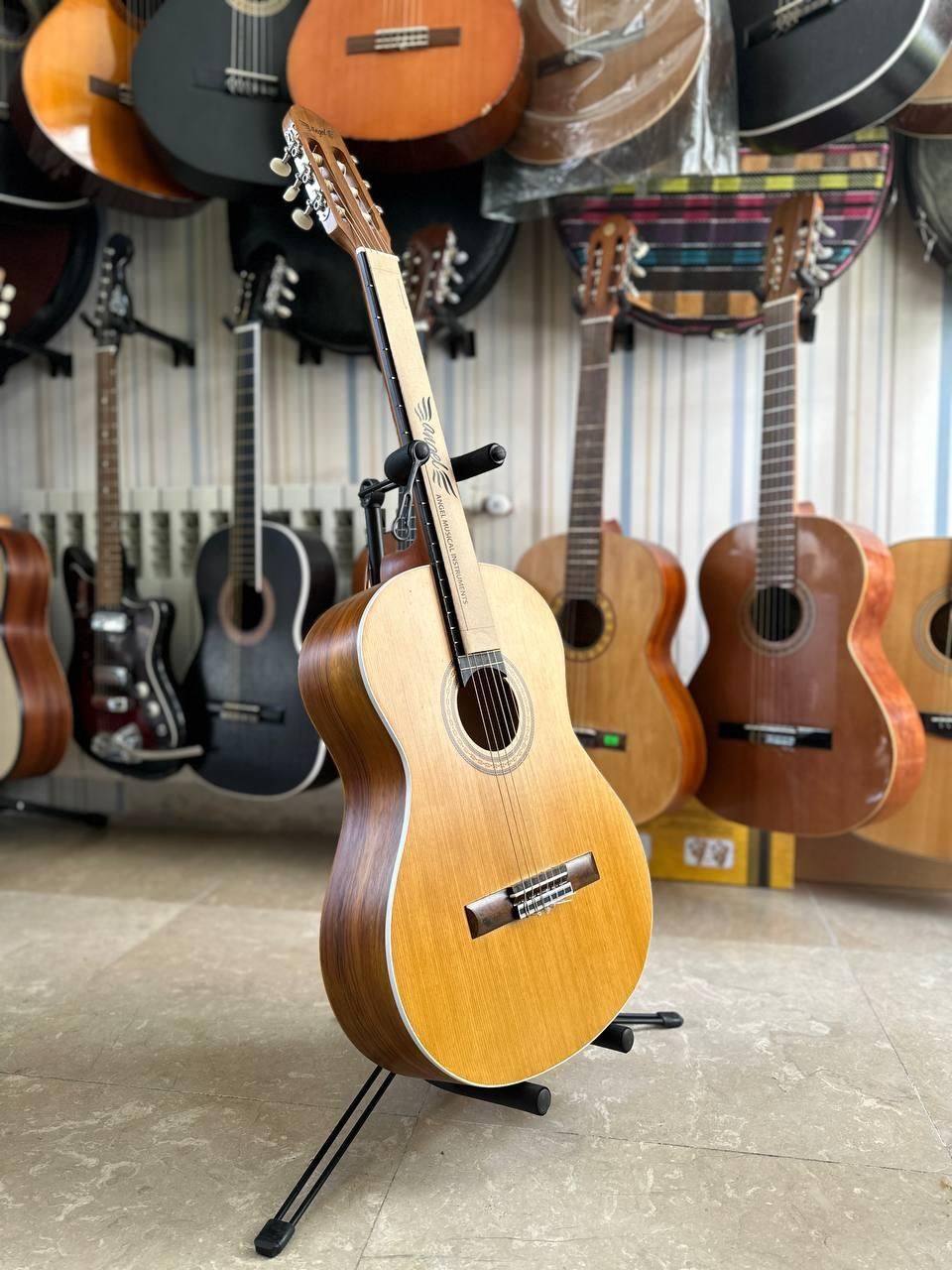 گیتار angel آکبند در موزیک ارژنگ|گیتار، بیس، امپلیفایر|پردیس, فاز ۳|دیوار