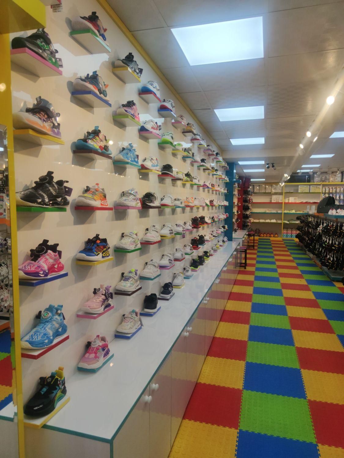 صندوقدار و فروشنده خانم و آقا|استخدام خدمات فروشگاه و رستوران|شاهینشهر, عطار|دیوار