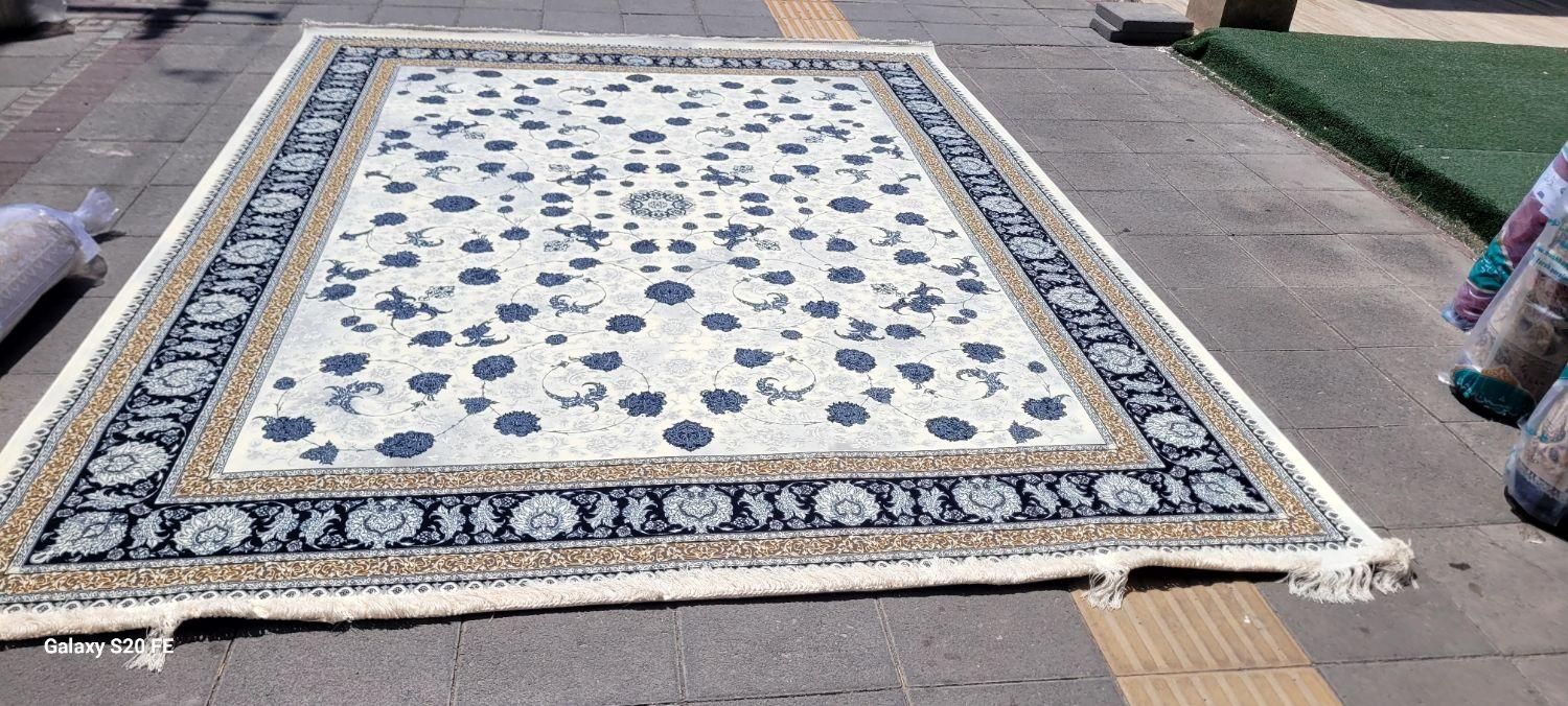 ابریشم ۱۲۰۰ شانه ۱۲ متری جدید|فرش|گلبهار, شهر جدید گلبهار|دیوار