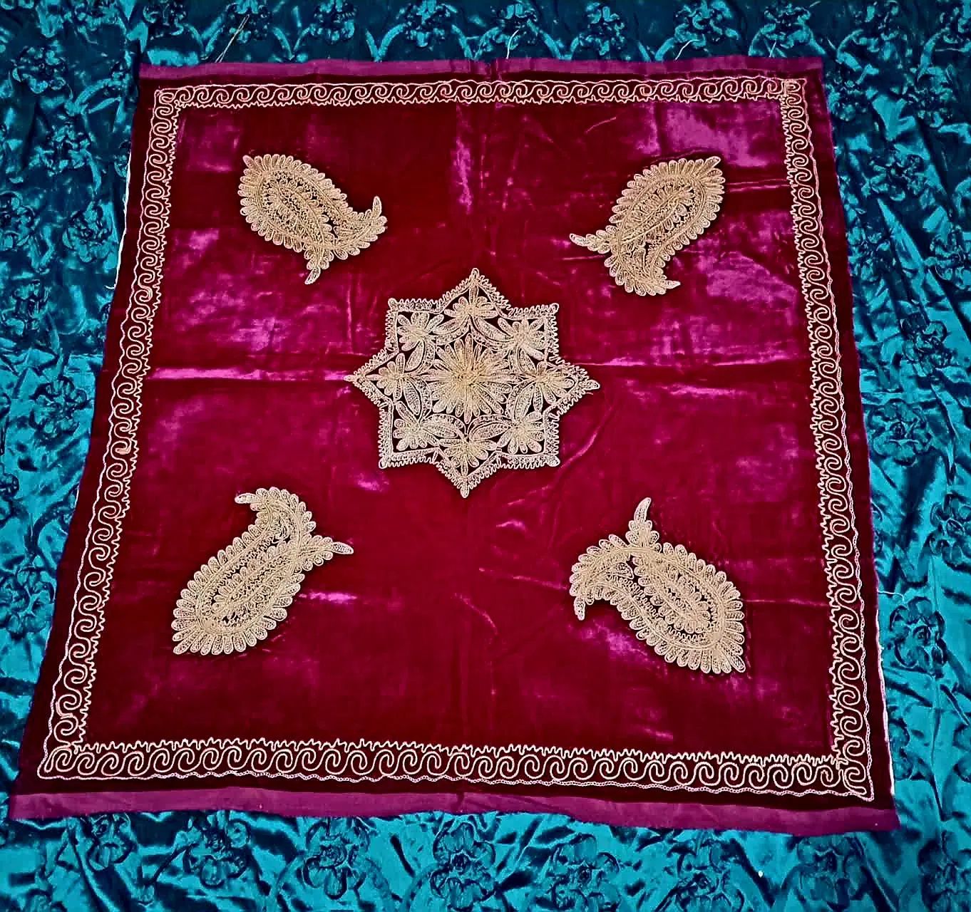 رومیزی مخمل قدیمی ابریشم|پرده، رانر، رومیزی|تهران, ونک|دیوار