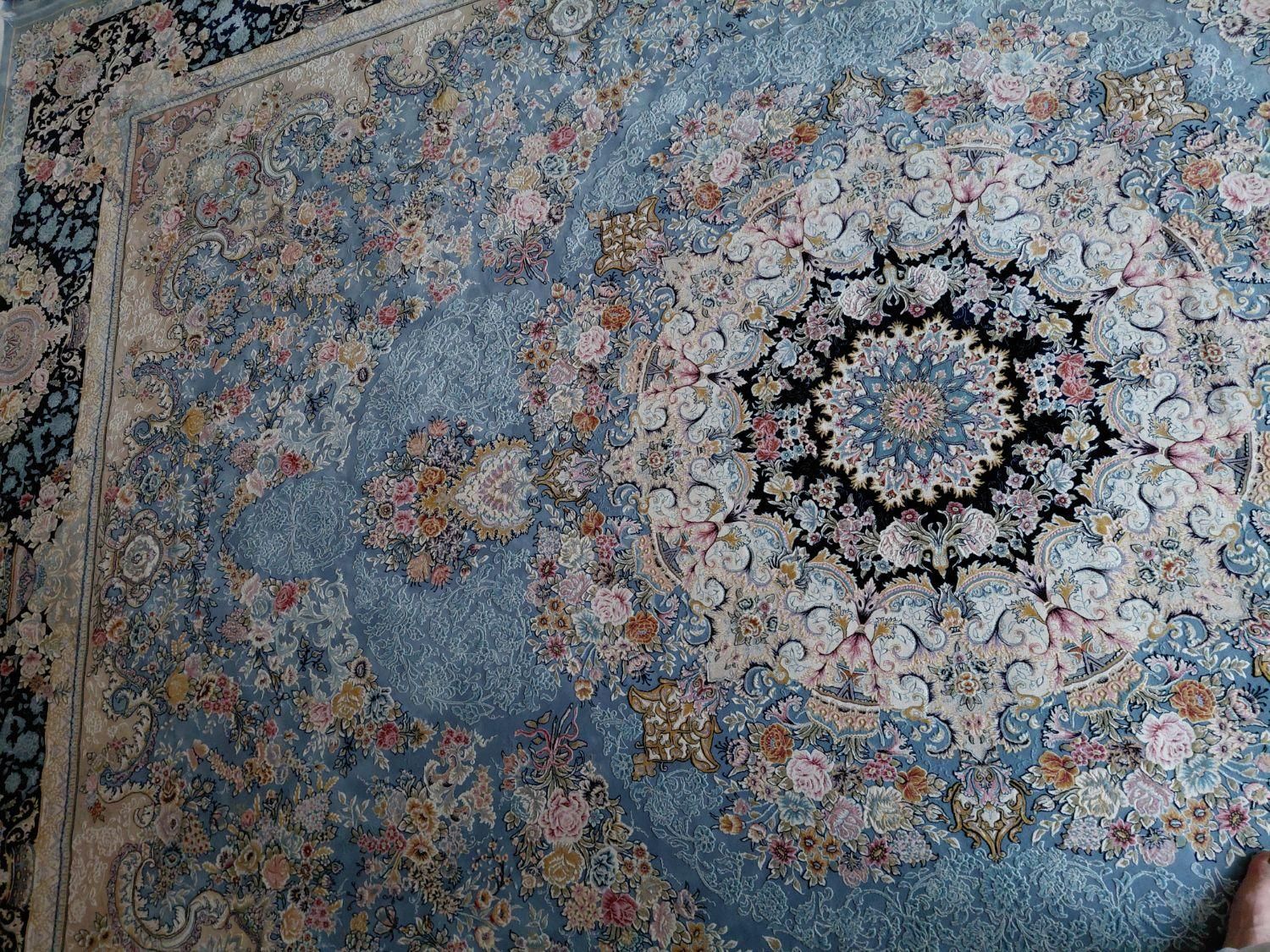 سلام یک جفت فرش آبی نقره‌ای ۱۲متری|فرش|اصفهان, جنیران (لادان)|دیوار
