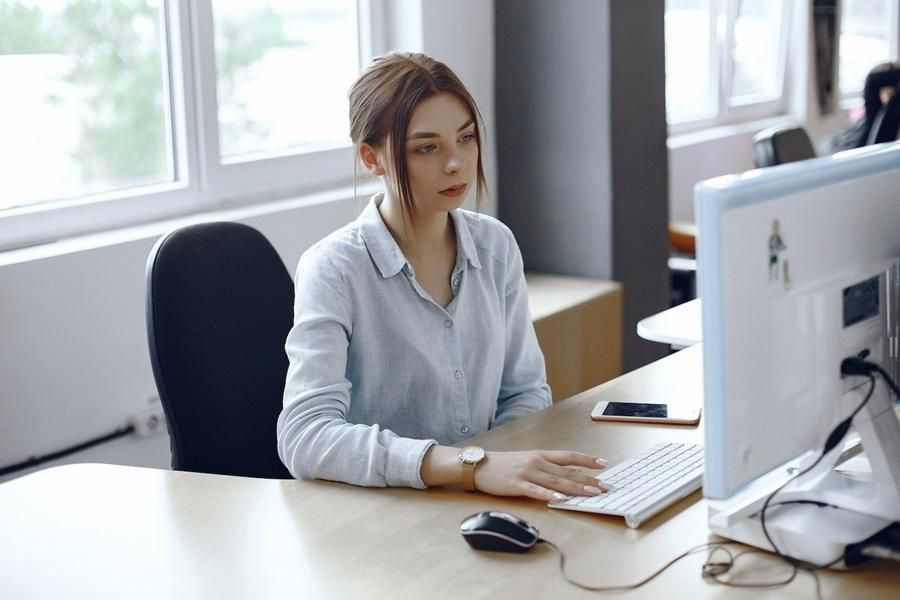 استخدام منشی کارمند اداری دستیار مدیر عامل|استخدام اداری و مدیریت|تهران, الهیه|دیوار
