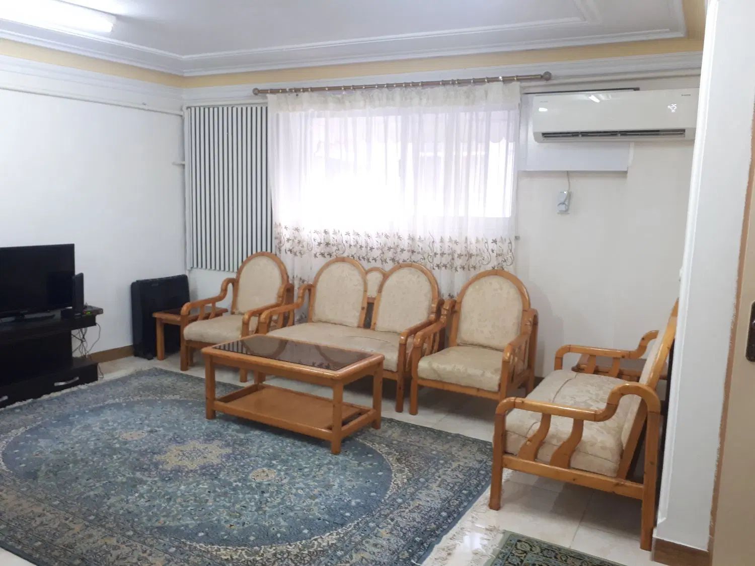 اجاره کوتاه مدت سوئیت نزدیک بازار و شهرداری|اجارهٔ کوتاه‌مدت آپارتمان و سوئیت|رشت, حسین آباد|دیوار
