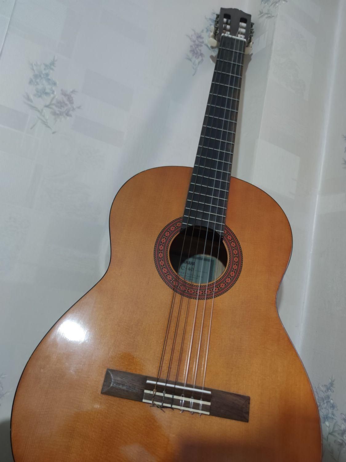 فروش گیتار Yamaha C40 قدیمی ولی تمیز و کوک|گیتار، بیس، امپلیفایر|تهران, ائمه اطهار|دیوار
