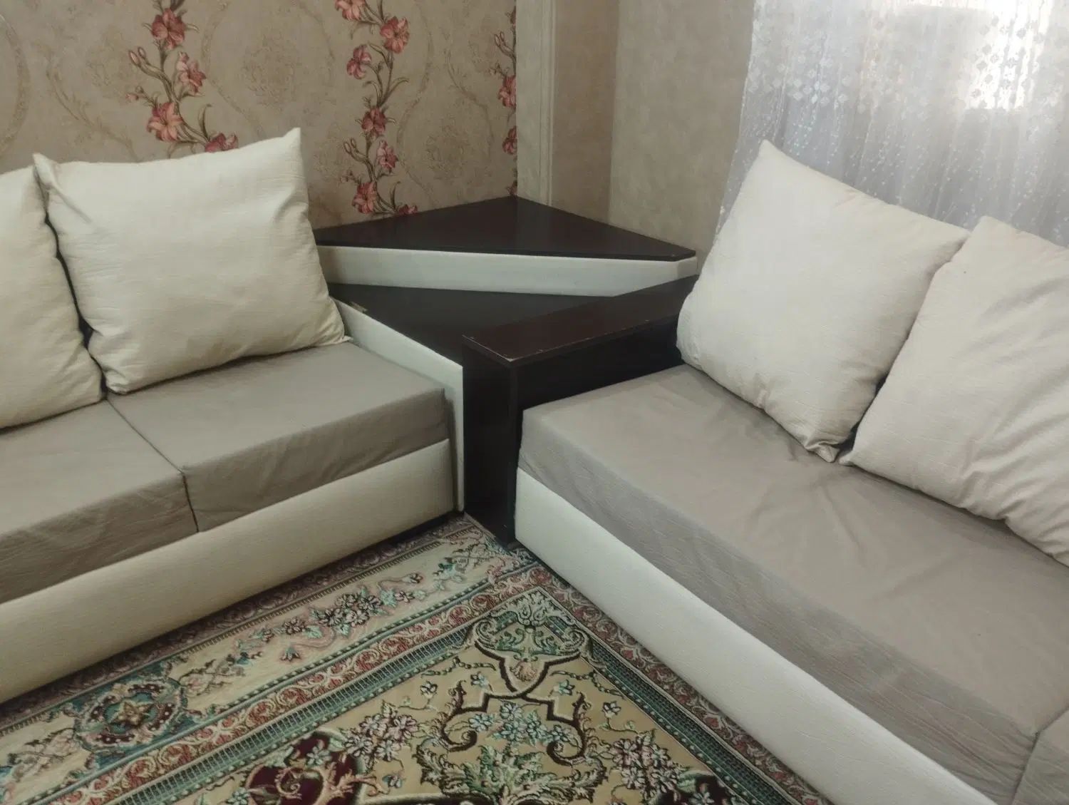 مبل ال چرم کاملا تمیز|مبلمان خانگی و میز عسلی|رشت, چمارسرا|دیوار