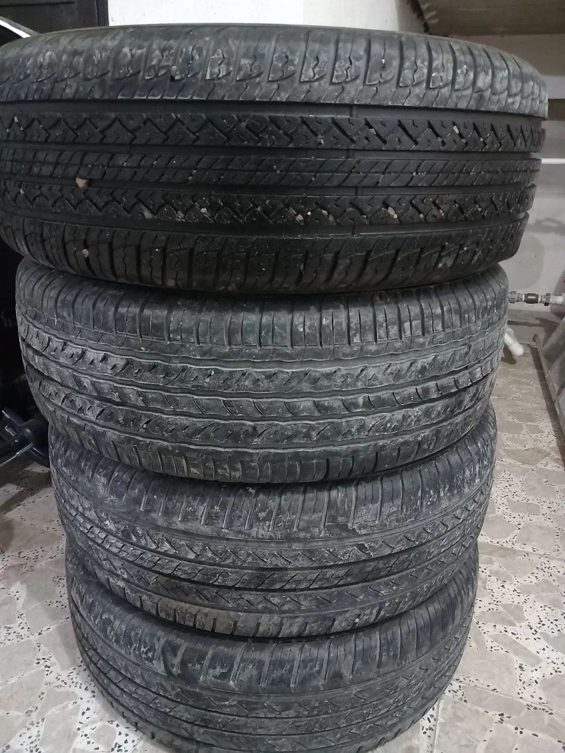 لاستیک کویر تایر ۲۳۵/۵۵/۱۸|قطعات یدکی و لوازم جانبی|رشت, عینک|دیوار