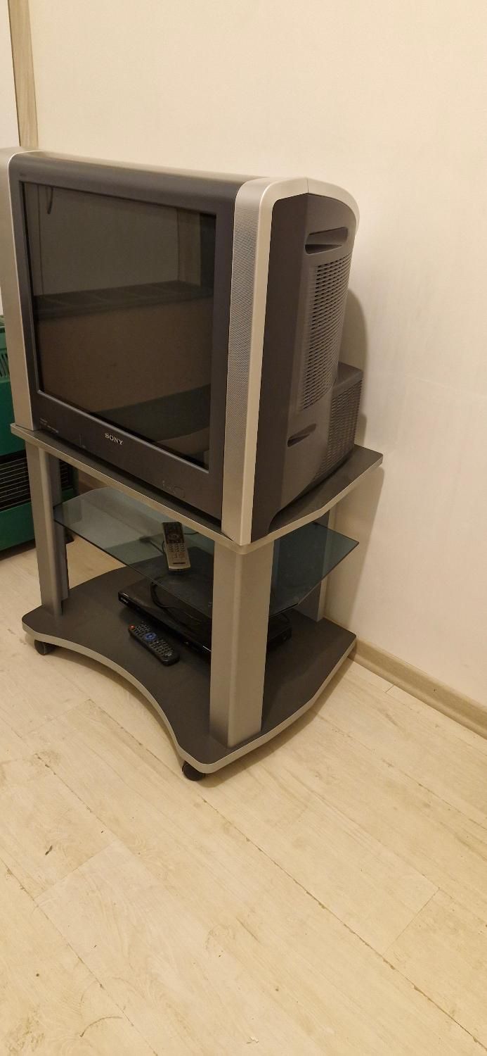 تلویزیون ۲۹ اینچ سونی همراه با میز|تلویزیون و پروژکتور|اردبیل, |دیوار