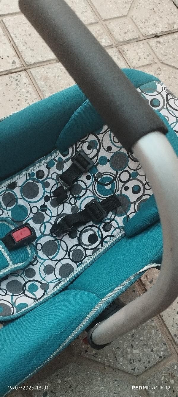 کریر کودک|تخت و صندلی بچه|شاهین‌شهر, نسیم ۵|دیوار