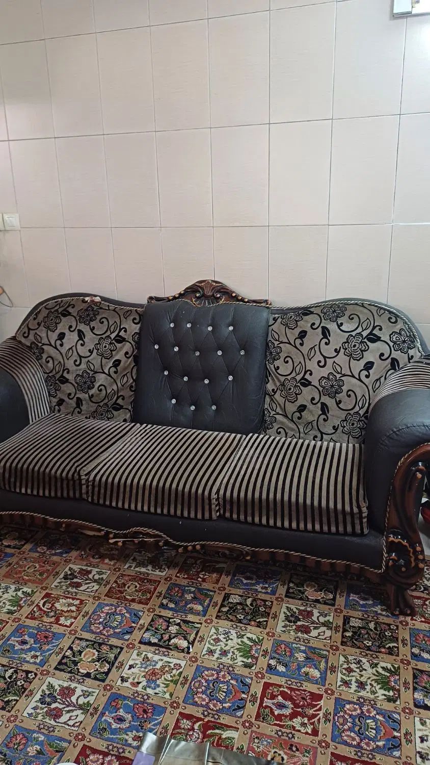 مبل ۷ نفره تمیز به همراه میز جلو مبلی|مبلمان خانگی و میز عسلی|اصفهان, جوزدان الیادران|دیوار