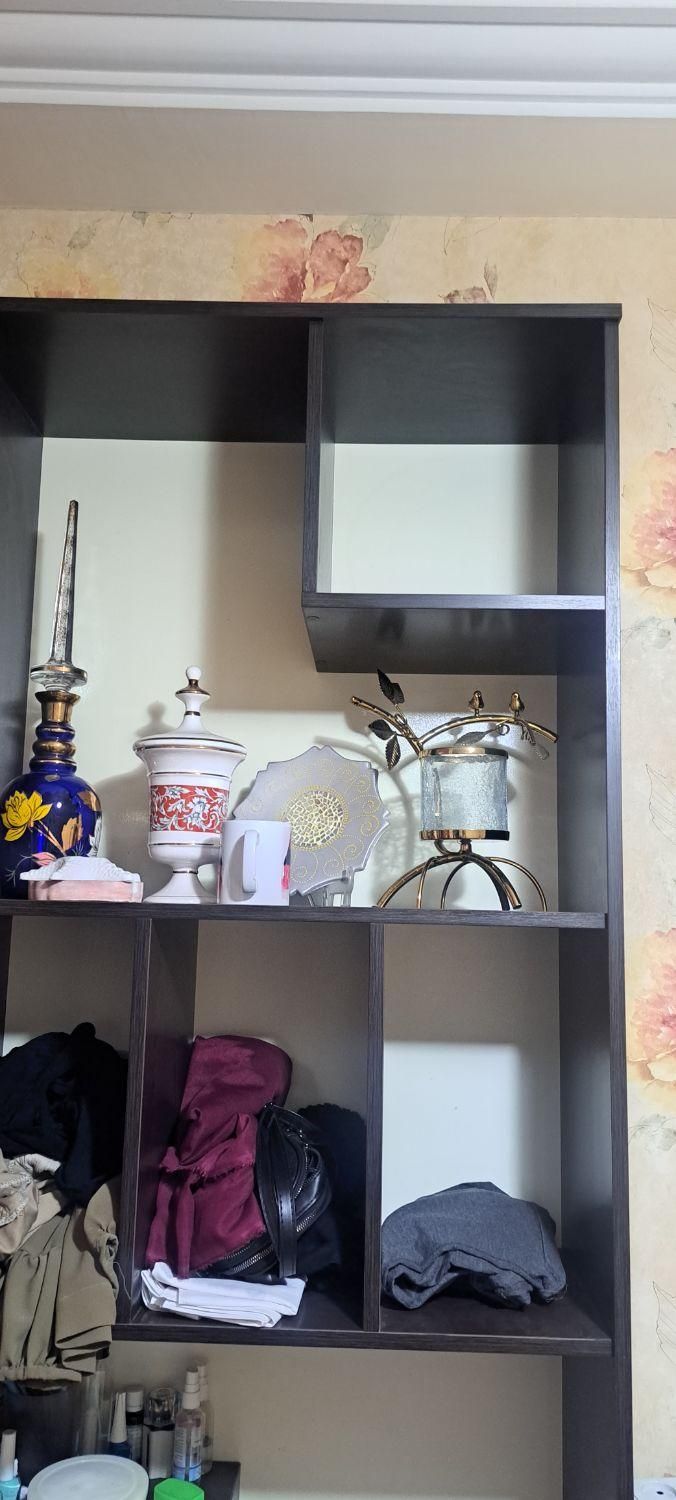 کتابخانه‌‌‌‌وبوفه‌‌‌‌‌‌.کمددار.نو.|کتابخانه، شلف، قفسه‌های دیواری|رشت, رودباری|دیوار