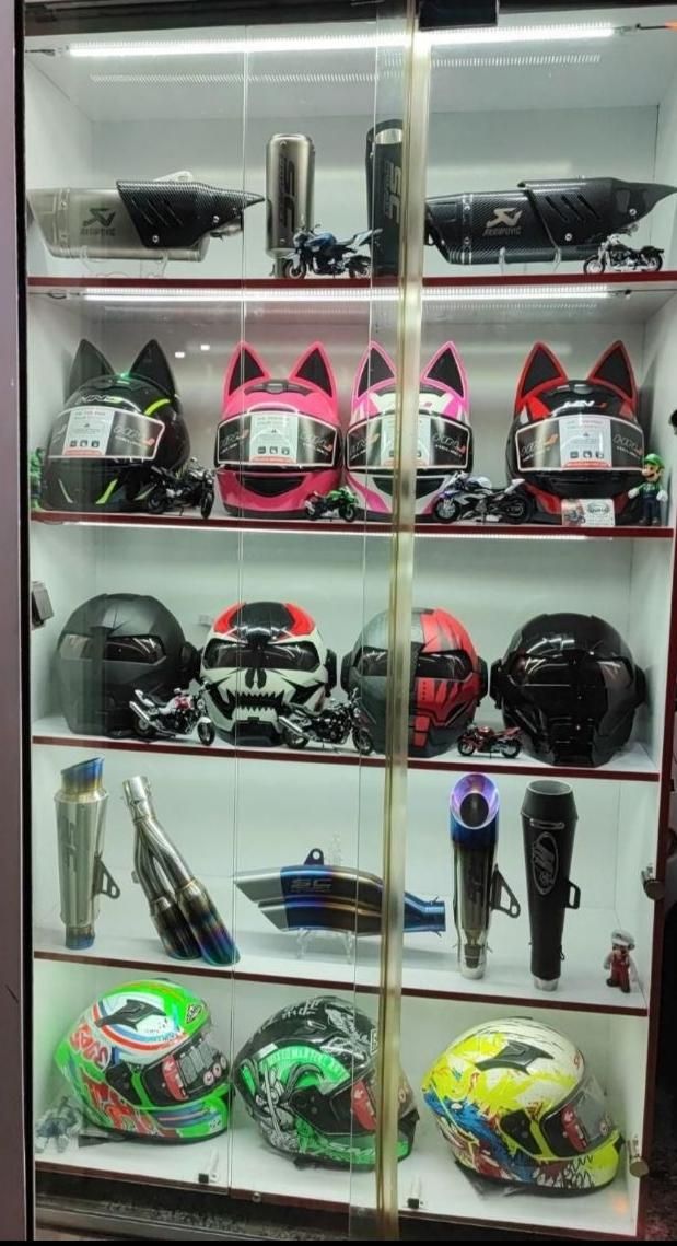 فروش اگزوز قهرمانی کلاه کاسکت پروتکشن|قطعات یدکی و لوازم جانبی|اصفهان, خانه اصفهان|دیوار