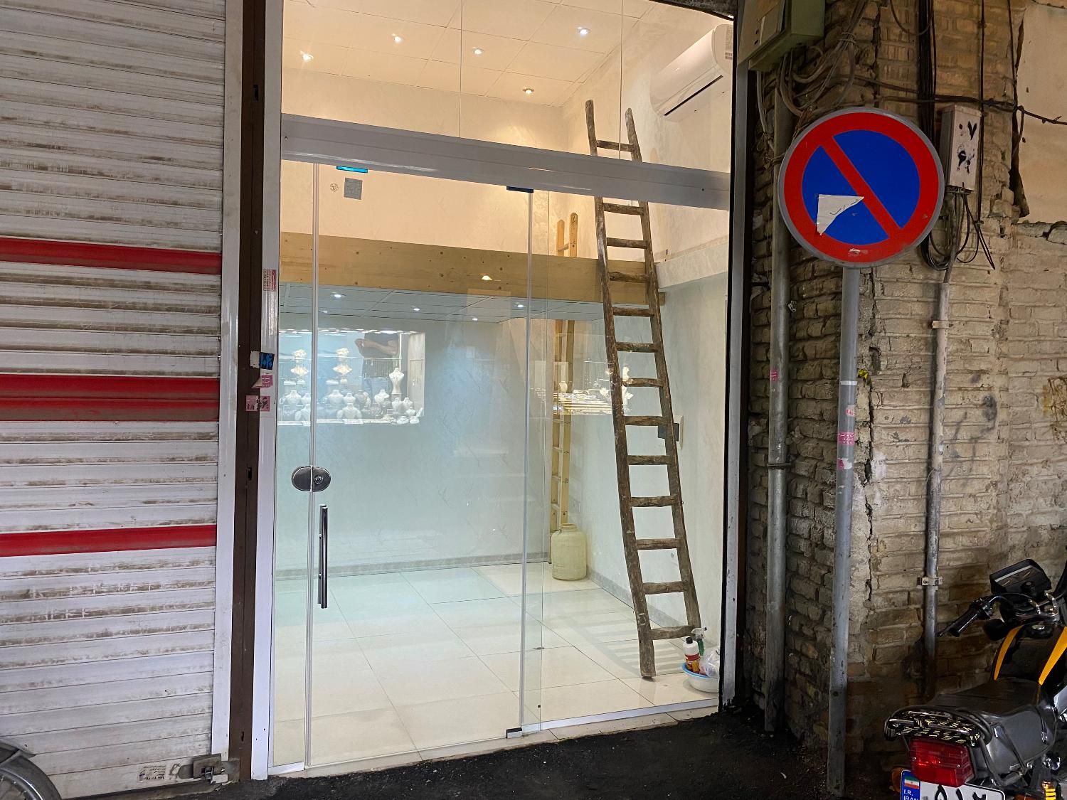 سرقفلی و ملکیت یک باب مغازه بازار طلا|فروش مغازه و غرفه|همدان, |دیوار