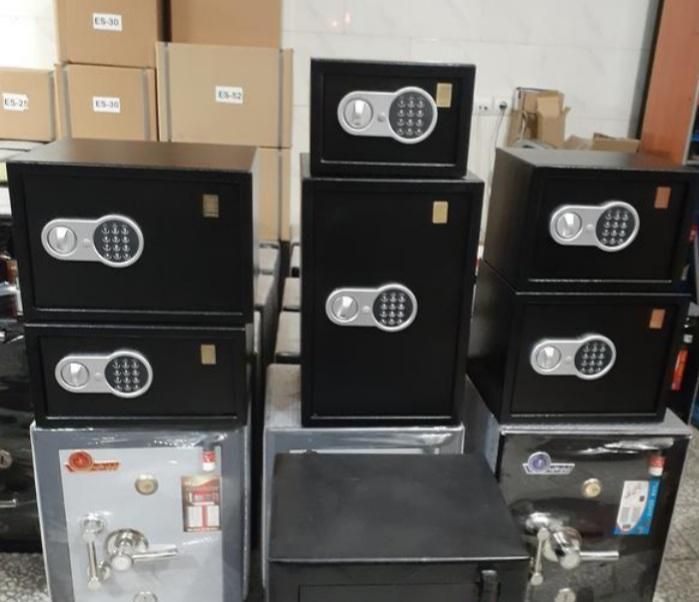 گاوصندوق دوطبقه،پوشه خور نمایشگاه کاوه|ابزارآلات|گلستان (تهران), |دیوار