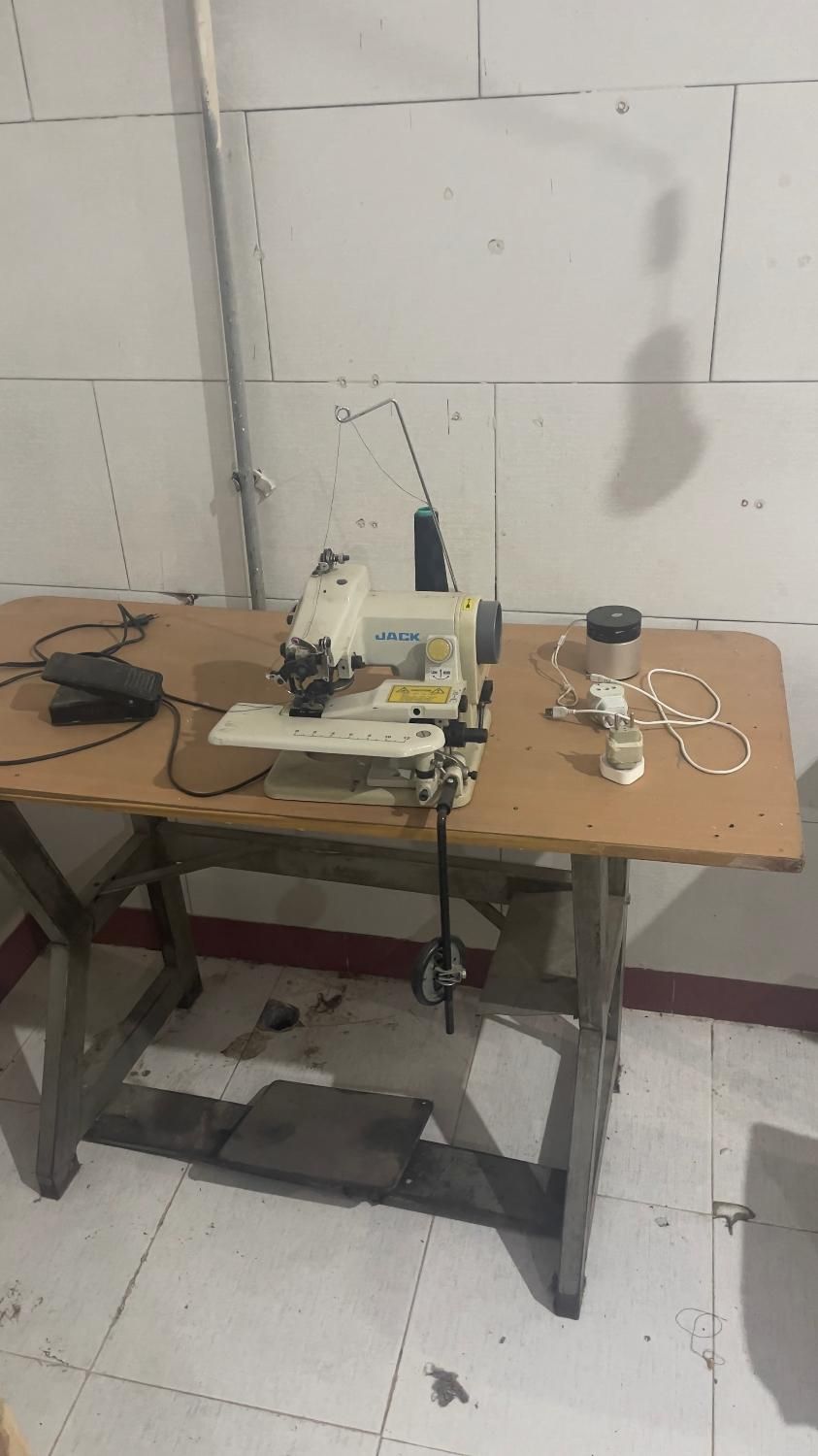 چرخ خیاطی راسته و سردوز و اتو بخار -پس دوز و مادگی|چرخ خیاطی و ریسندگی|میاندوآب, |دیوار