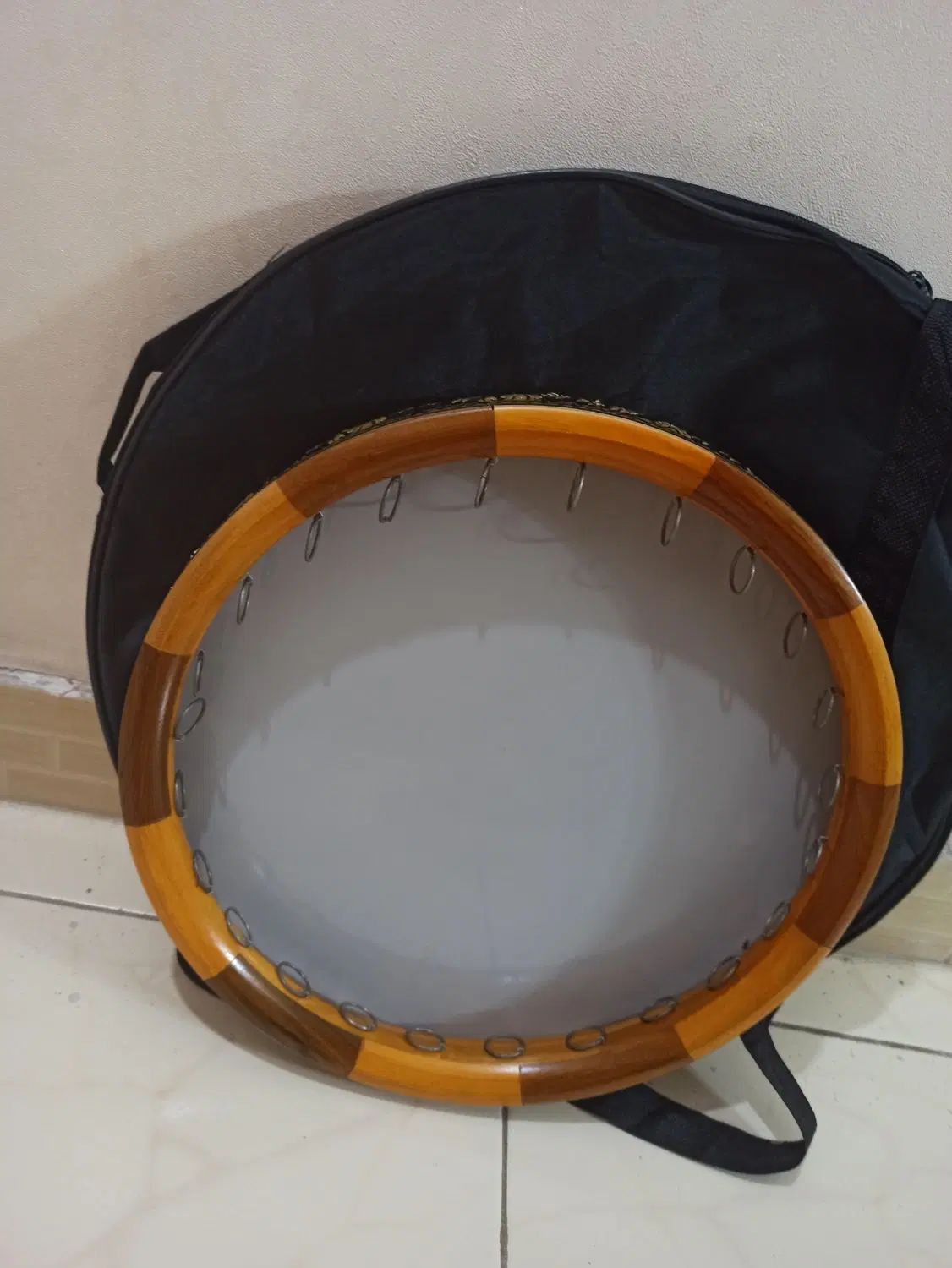 دف بچگانه رمو|سازهای سنتی|رشت, جانبازان|دیوار