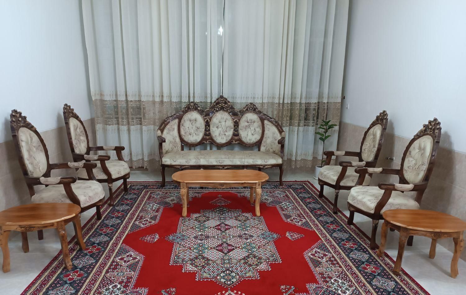 مبل سلطنتی هفت نفره|مبلمان خانگی و میز عسلی|مرودشت, تامین اجتماعی|دیوار