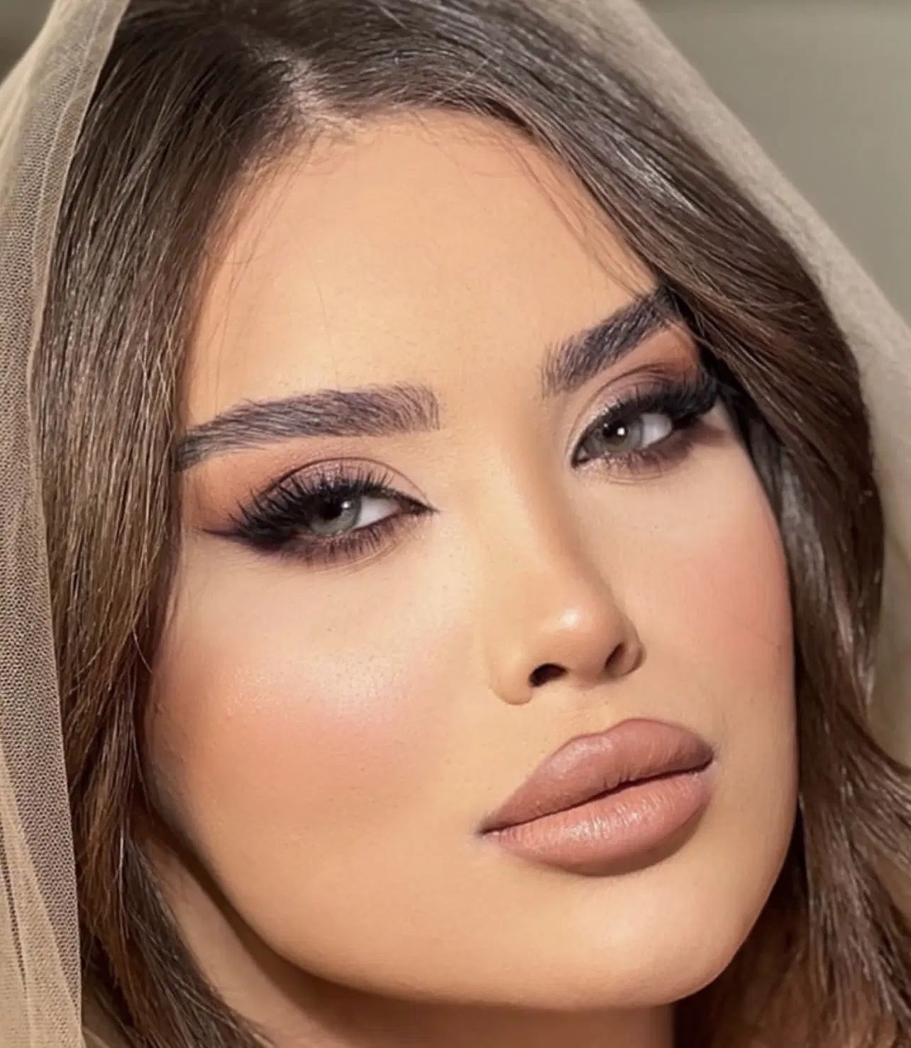 میکاپ حرفه ای،شنیون،اصلاح ابروی تخصصی خدمات زیبایی|خدمات آرایشگری و زیبایی|قم, شهرک قدس|دیوار