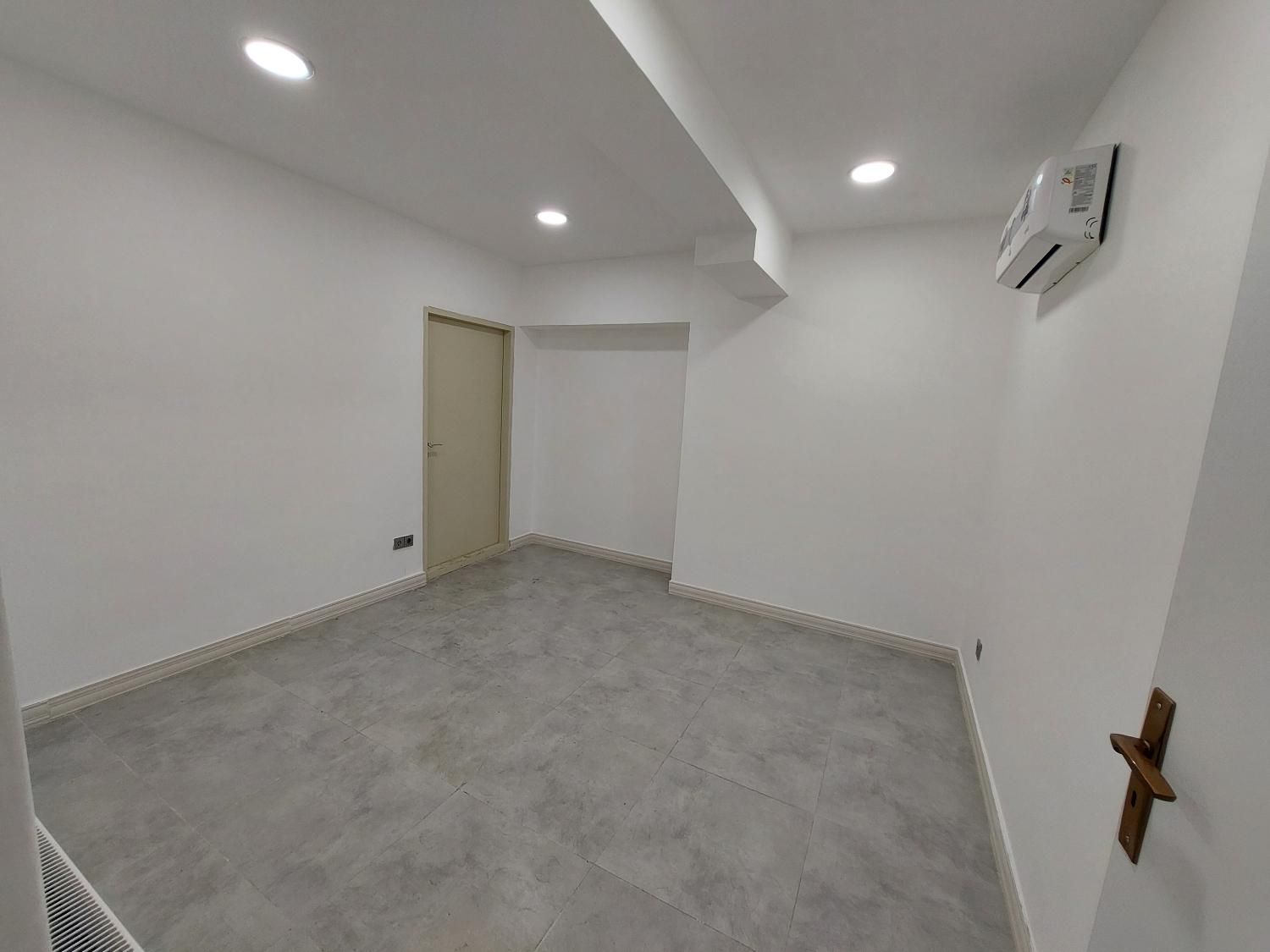 آپارتمان بر اصلی گلسار بدور از ترافیک گلسار  نوساز|اجارهٔ دفتر کار، اتاق اداری، مطب|رشت, گلسار|دیوار