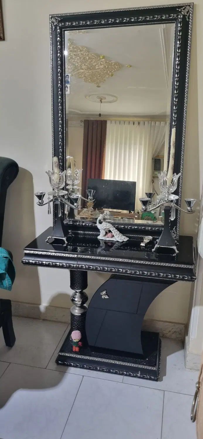 آینه وکنسول وشمعدان|مبلمان خانگی و میز عسلی|رشت, دروازه لاکان|دیوار