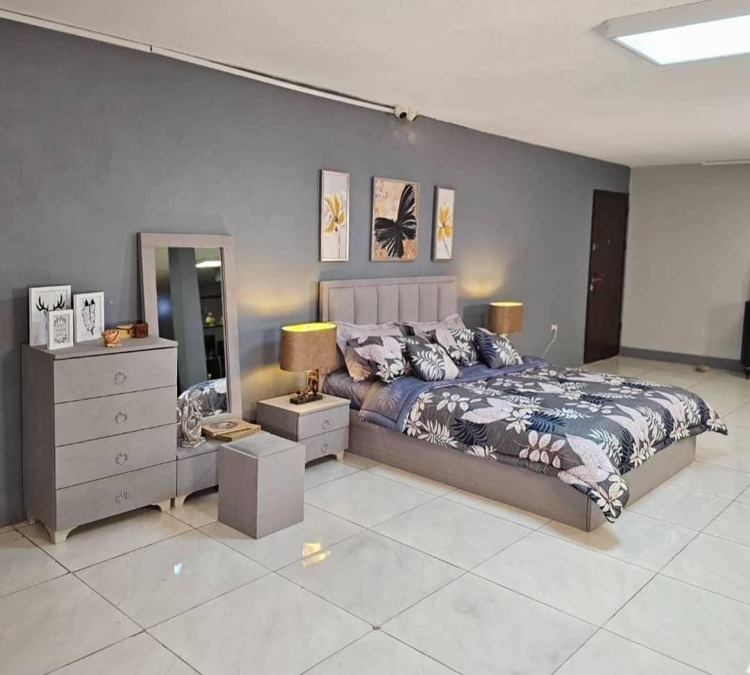 تخت دونفره نوارطلایی شیک مقاوم|تخت و سرویس خواب|تنکابن, |دیوار