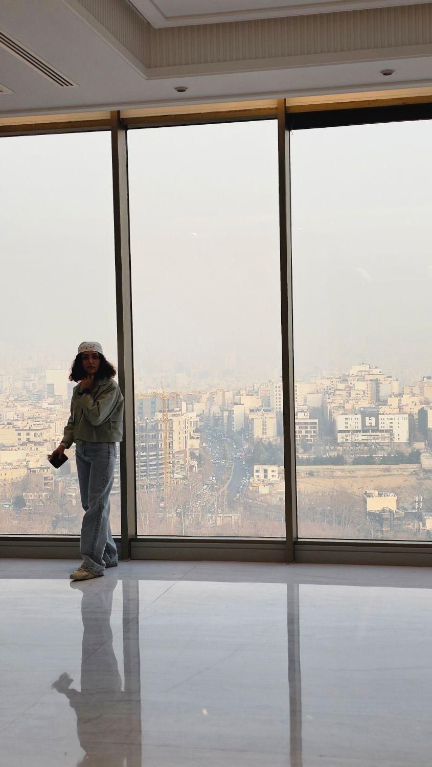 مدرن نیویورکی تمام شیشه‌ای / ۴۱۰ متر الهیه