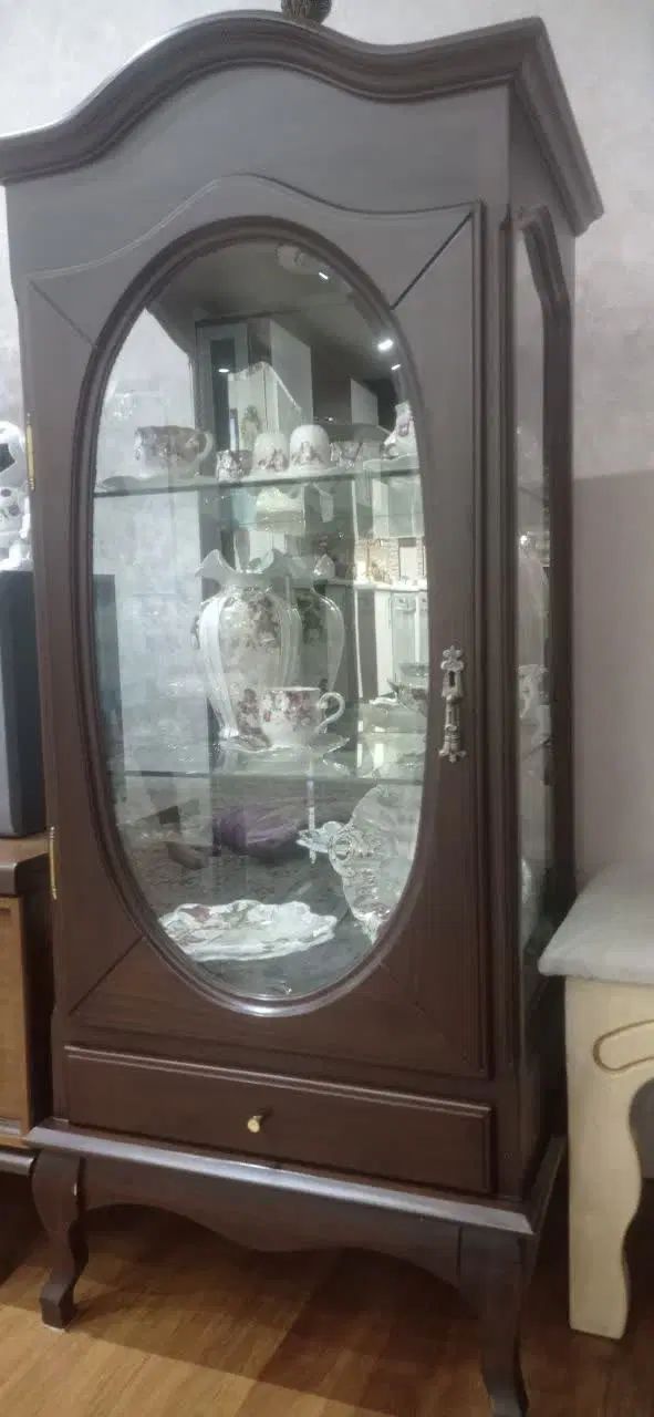 دو عدد بوفه چوبی جنس اعلا. چپ و راست.|بوفه، ویترین، کنسول|تهران, ابوذر|دیوار