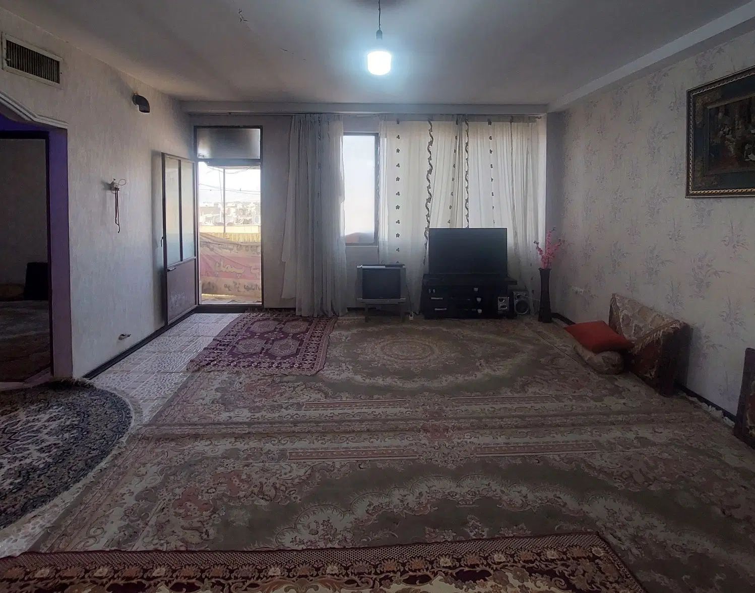 آپارتمان ۹۰متری ۲خوابه با پارکینگ / لوکیشن خ برزگر|فروش آپارتمان|محمدشهر, سیدآباد|دیوار