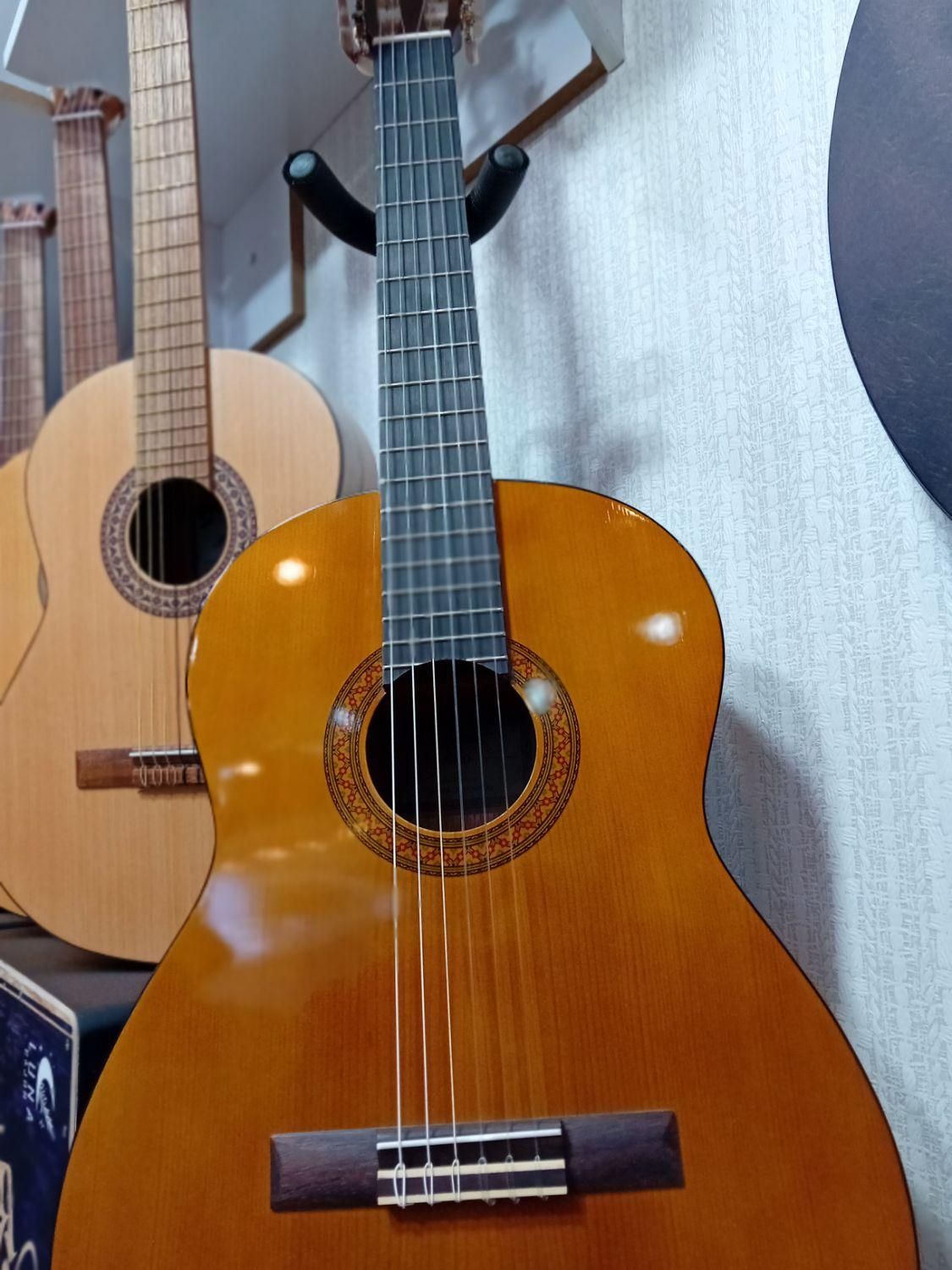 گیتار اقتصادی و ا c40 c70|گیتار، بیس، امپلیفایر|کرج, مهرویلا جنوبی|دیوار