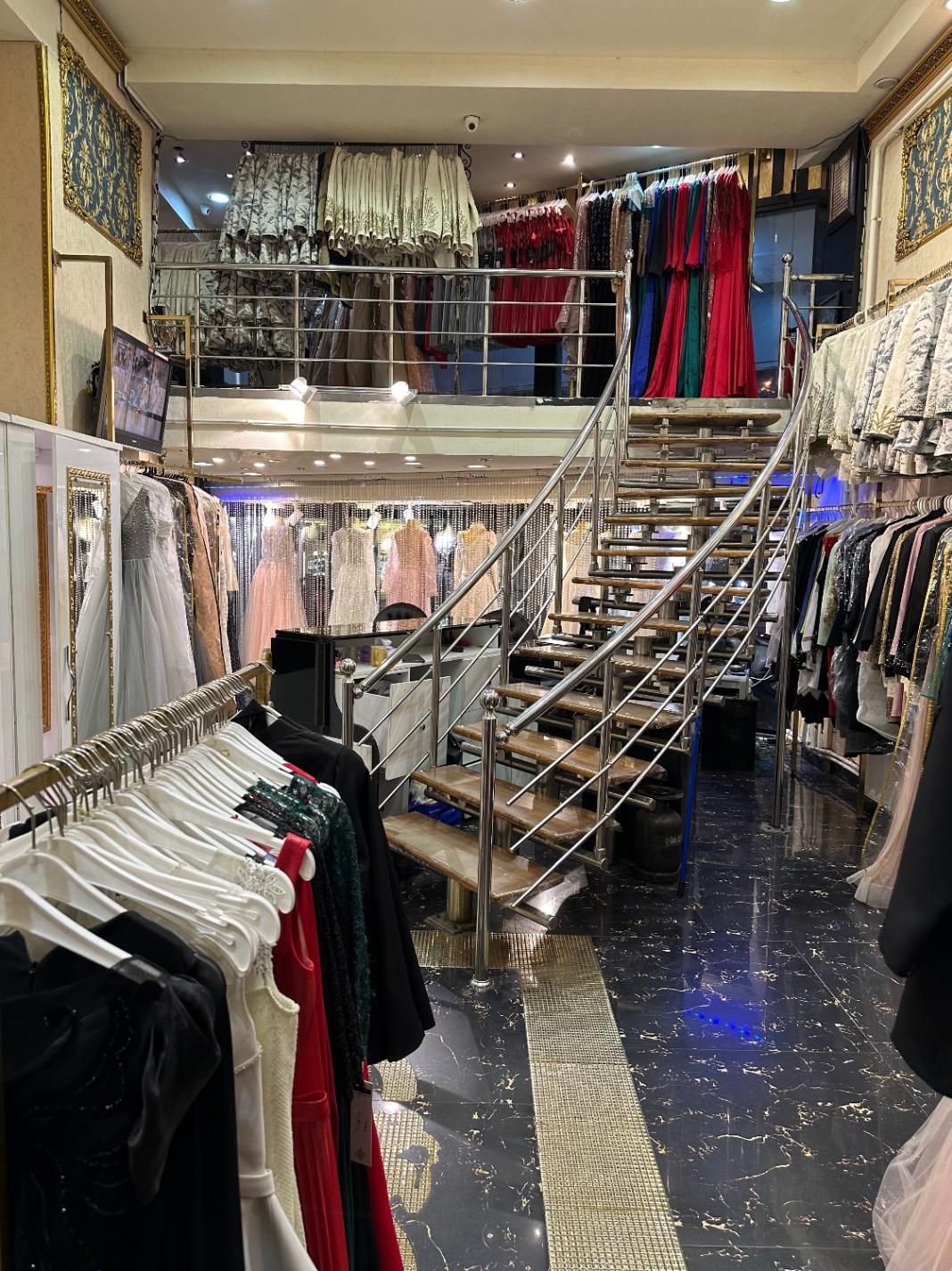 فروش مغازه با ملکیت و سر قفلی|فروش مغازه و غرفه|رشت, گلسار|دیوار