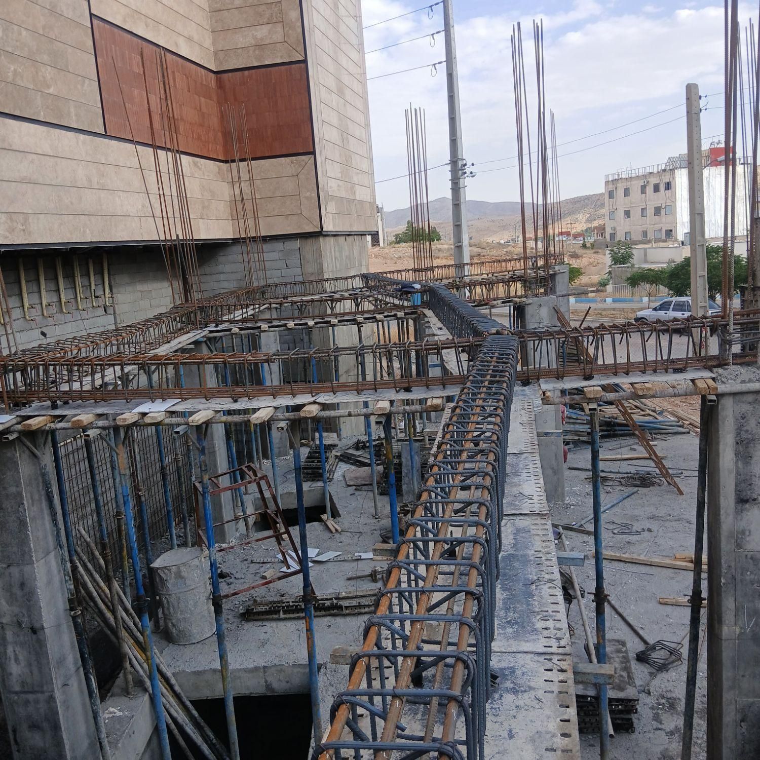 اجرای اسکلت بتنی|خدمات پیشه و مهارت|صدرا-فارس, فاز ۱|دیوار