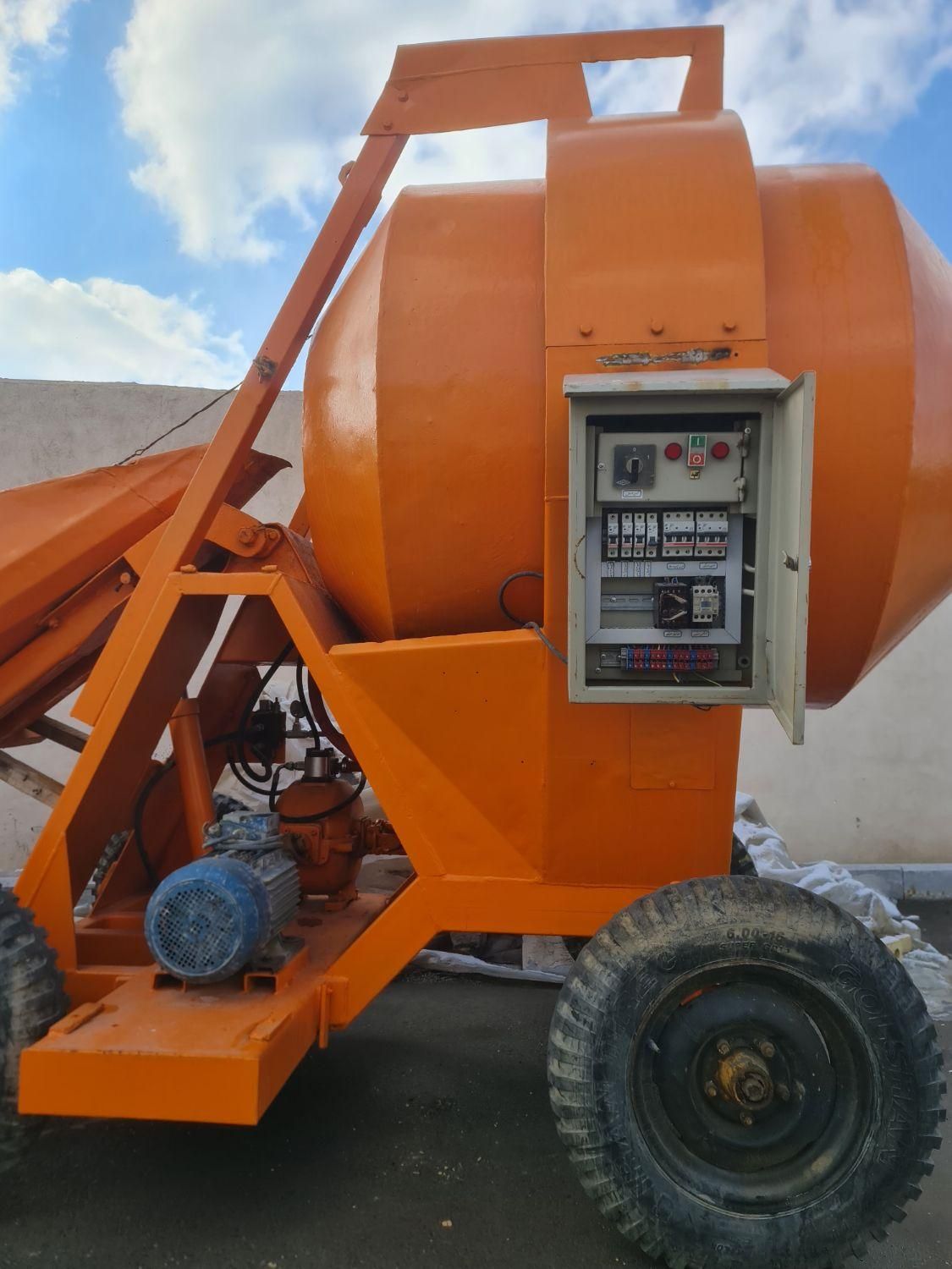 میکسر بتن، خلاطه بتن، بتونیر ۱۰۰۰ لیتری برقی|ماشین‌آلات صنعتی|مشهد, شهرک صنعتی توس|دیوار