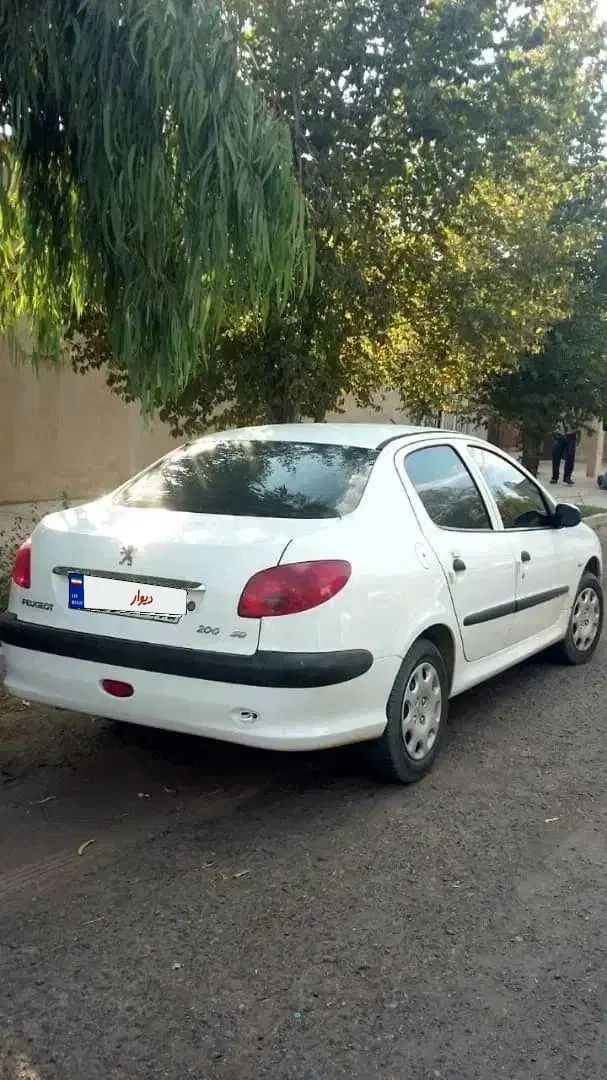 پژو ۲۰۶ صندوقدار مدل ۱۳۹۸ . تمیز و بدون رنگ|خودرو سواری و وانت|سیرجان, |دیوار