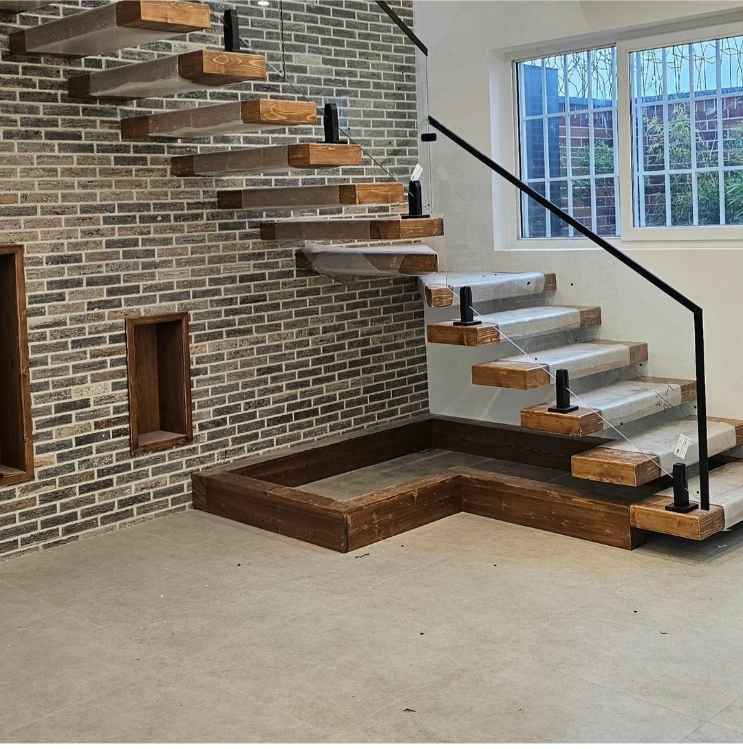 اجرای انواع نرده شیشه ای ، نرده چوبی ، نرده استیل|خدمات پیشه و مهارت|لاهیجان, جمهوری|دیوار