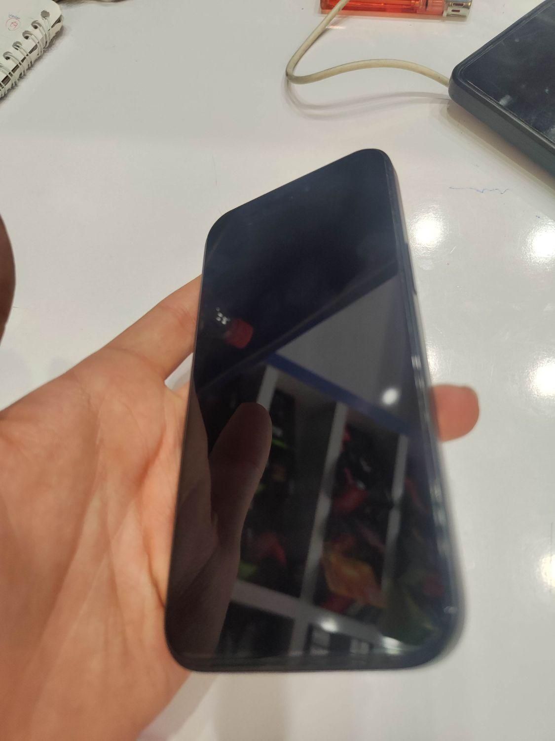 اپل iPhone 15 normal با حافظهٔ ۵۱۲ گیگابایت معاوضه|موبایل|مشهد, عامل|دیوار
