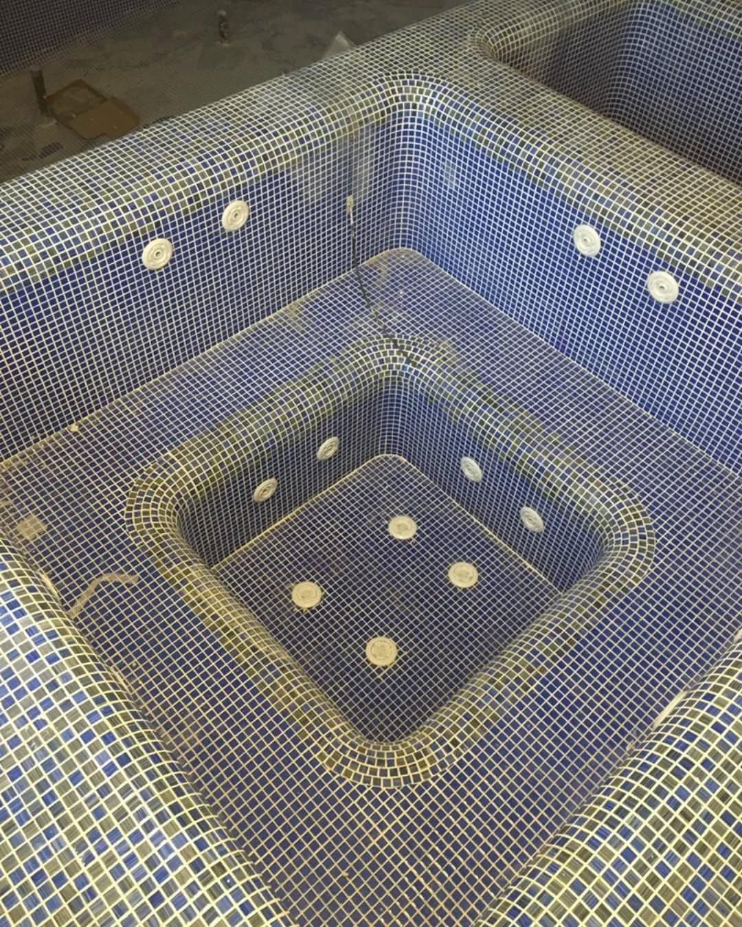 استخر و جکوزی صفرتاصد سرامیک و عایق بندی|خدمات پیشه و مهارت|تهران, ونک|دیوار