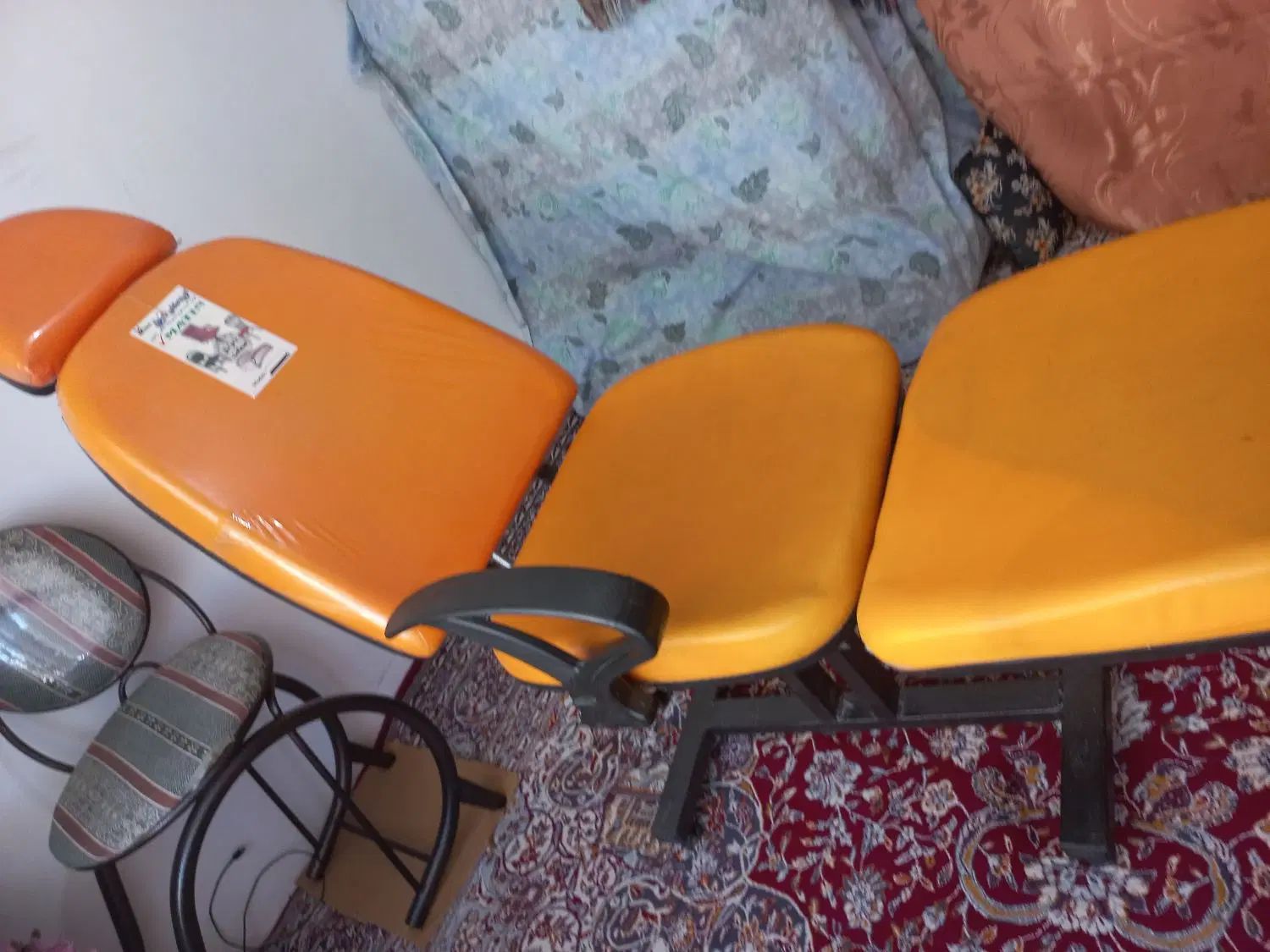 میزآرایشی خیلی تمیز کارکرد بدون هیچ خرابی|آرایشگاه و سالن‌های زیبایی|آشخانه, |دیوار