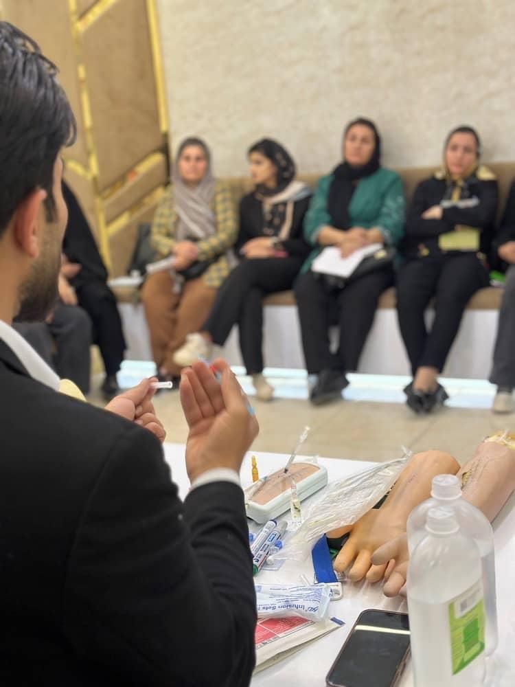جشنواره آموزشی تزریقات ، نسخه خوانی،وصل سرم|خدمات آموزشی|آمل, |دیوار