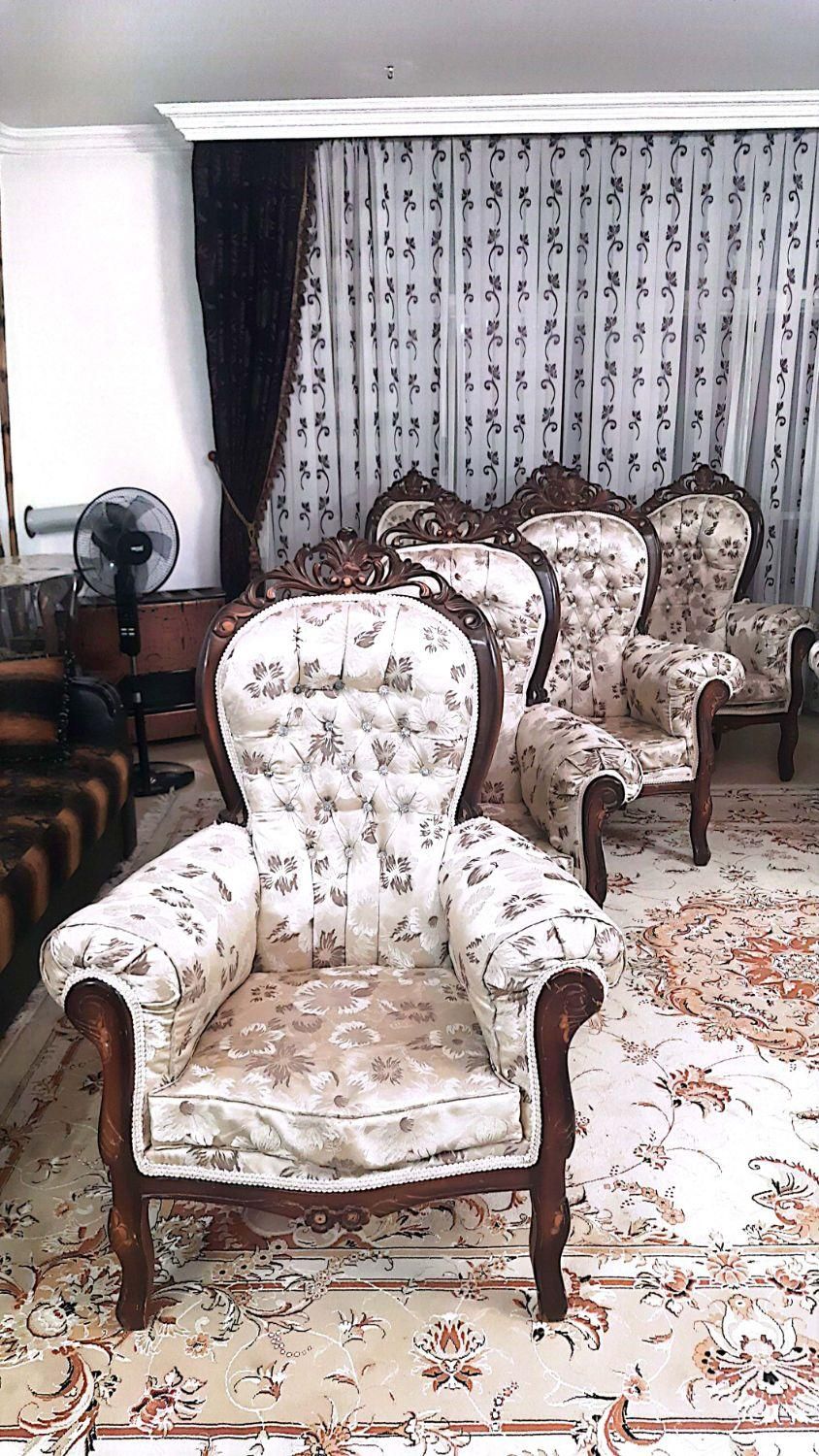 مبل سلطنتی ۹ نفره کارکرده|مبلمان خانگی و میز عسلی|اصفهان, شاهزید|دیوار