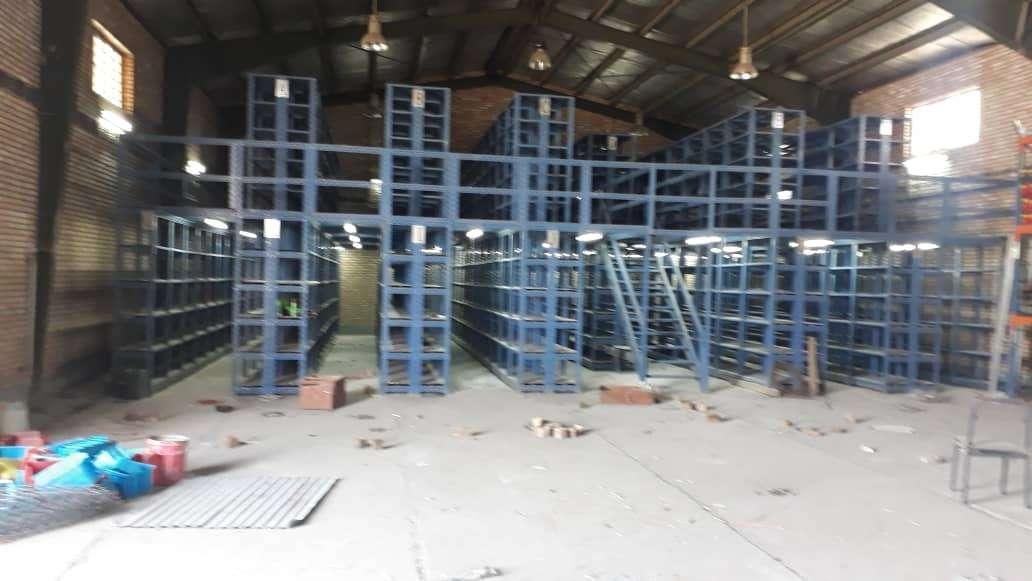 قفسه فلزی ابی و بالکن سنگین دست دوم|عمده‌فروشی|گلپایگان, |دیوار