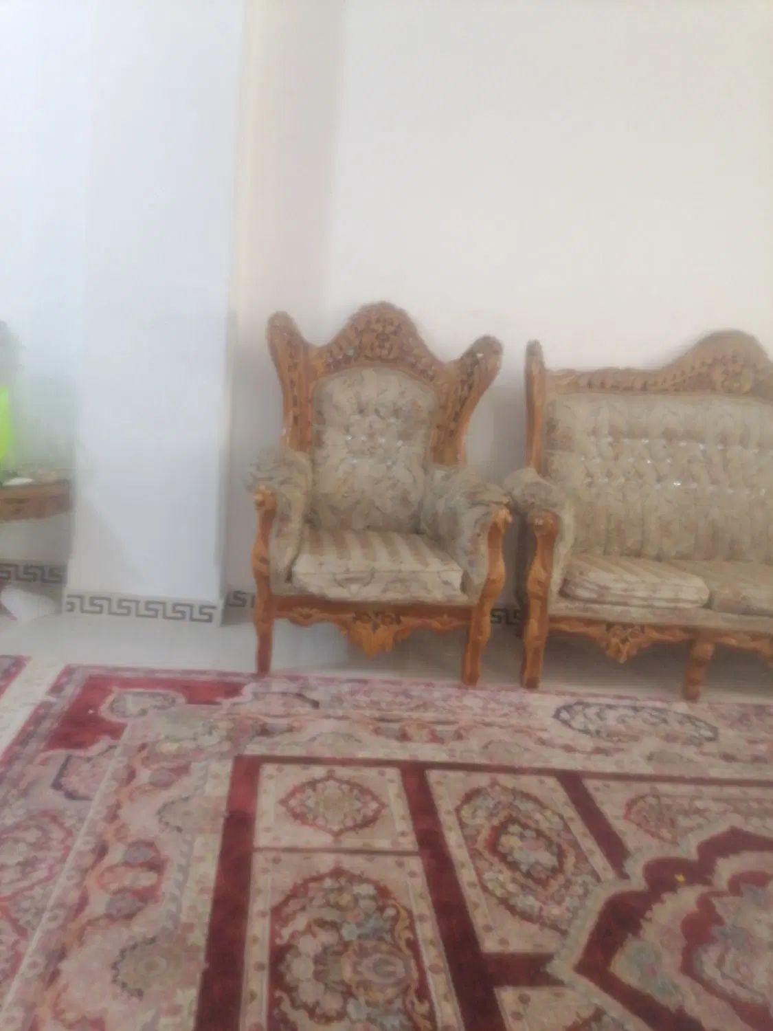 مبل سلطنتی 7 نفره به همراه میز نهار خوری 3 نفره|مبلمان خانگی و میز عسلی|هشتگرد, فاز ۷ مهستان|دیوار